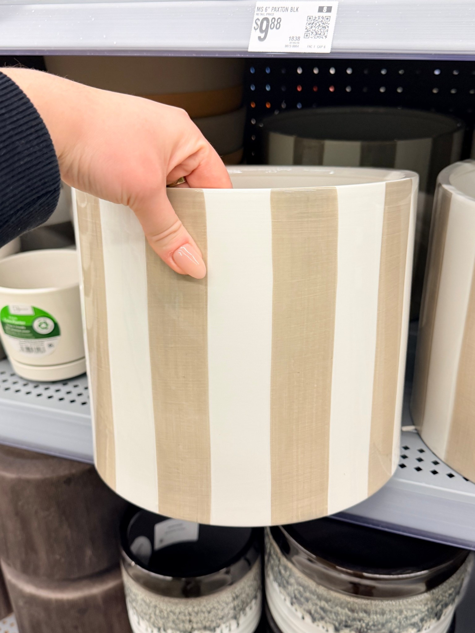 This stripped planter is EVERYTHING😍

#LTKHome