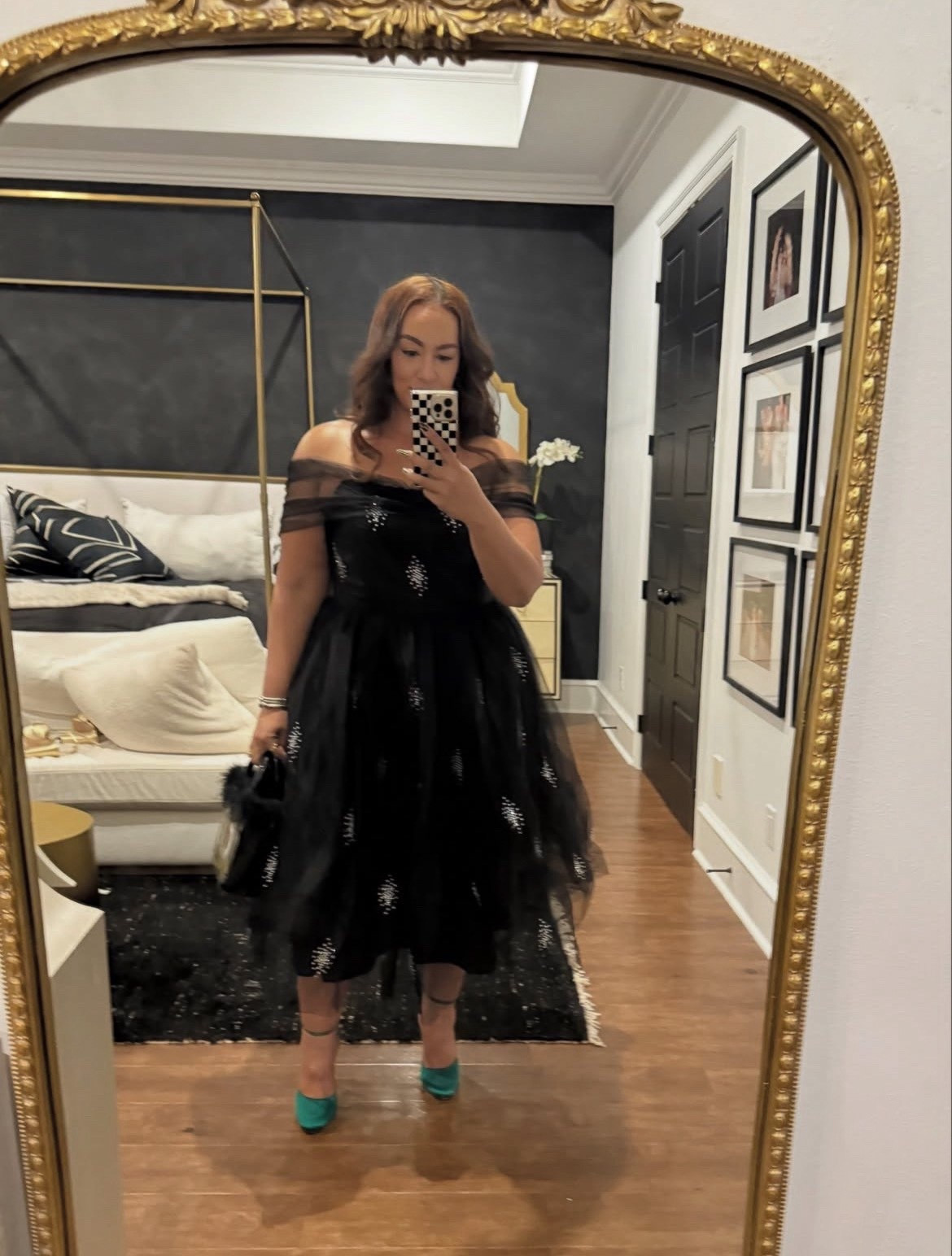 @Eloquii does holiday RIGHT 🖤✨

#LTKHoliday #LTKPlusSize #LTKMidsize