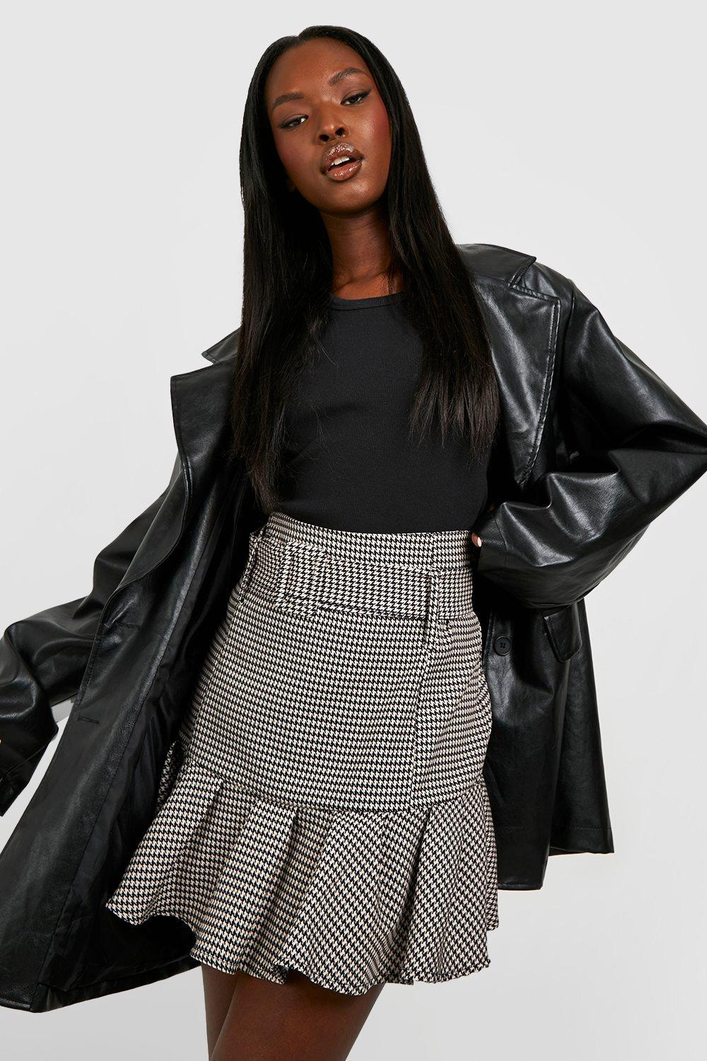 Womens Buckle Belted Houndstooth Skirt - Black - 6 | Boohoo.com (US & CA)