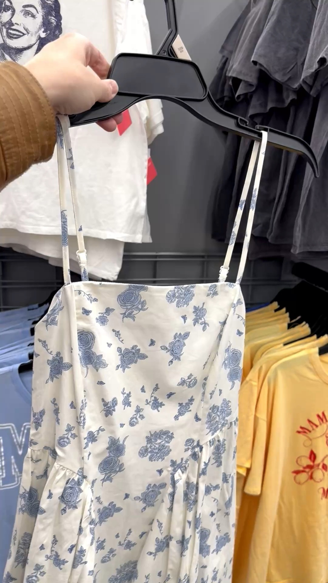 Summer spaghetti strap white and blue floral pattern corset dresss

#LTKgrwm #LTKMothersDay #LTKootd