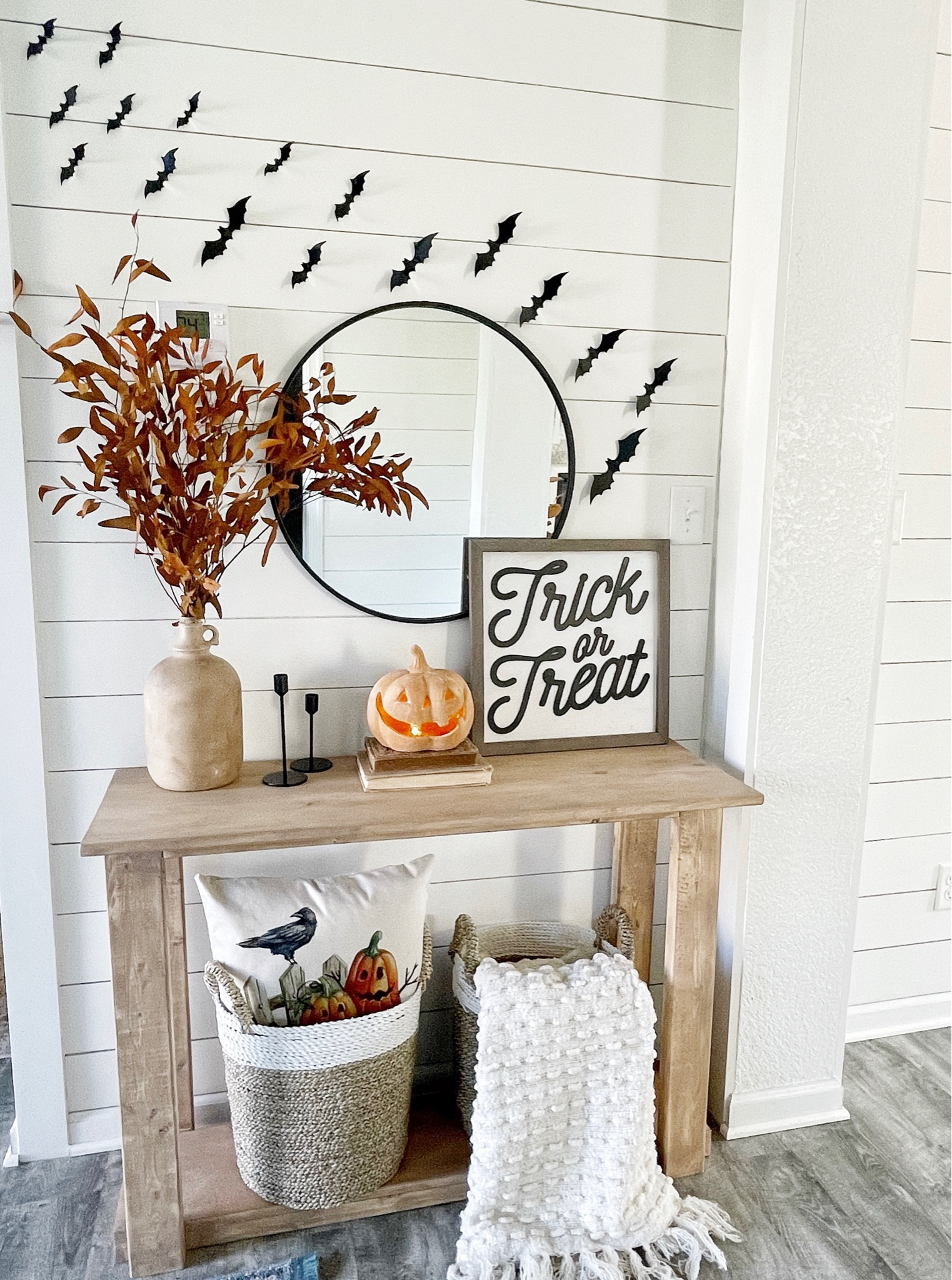 entryway style for Halloween
* The jack-o’-lantern was painted to look like the terra-cotta Pottery Barn dupe *

#LTKHalloween #LTKHoliday #LTKSeasonal