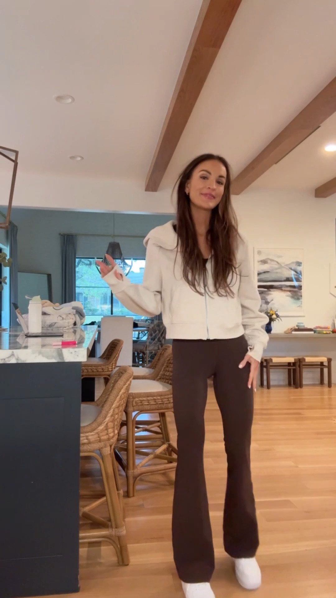 sweatshirt + flare leggings = the perfect fall uniform! 🤎 love how stretchy yet slimming these flare leggings are!  💯 run tts 