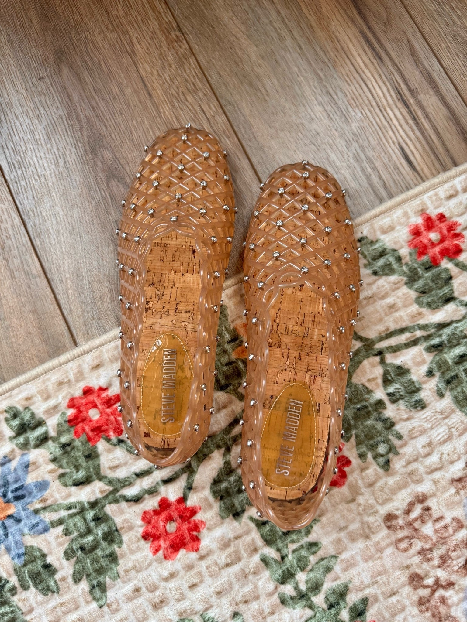 jelly shoes are back and they’re sparkly! these jelly flats have little rhinestones which bring back my 90s princess vibes 🥹 they look so beautiful in the sun! 

i am normally a 7 in flats (7.5 for narrow fitting flats) and the size 7 fit perfectly in these. the jelly material has a bit of stretch. they are verrry comfy!

#LTKootd #LTKgrwm #LTKSeasonal
