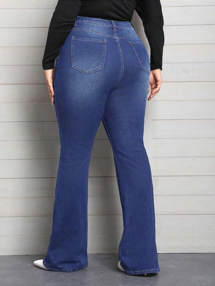 SHEIN Privé Plus Size Women's Stretchy Flared Jeans | SHEIN