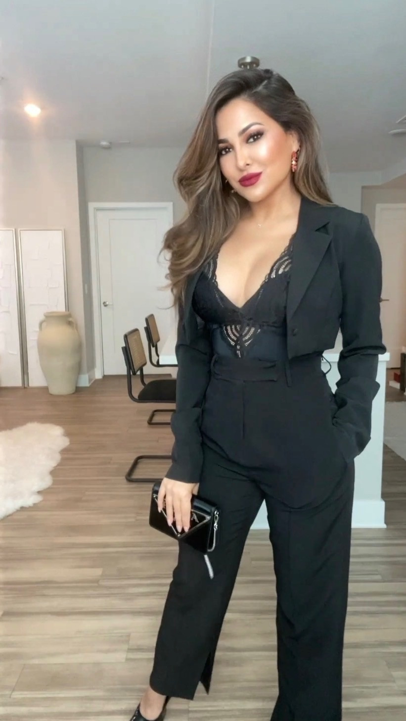 GRWM: Styling the perfect lace bodysuit #summerstyle #grwm #fashionhack #LinaNoory #California

#LTKdayinmylife #LTKgrwm #LTKootd