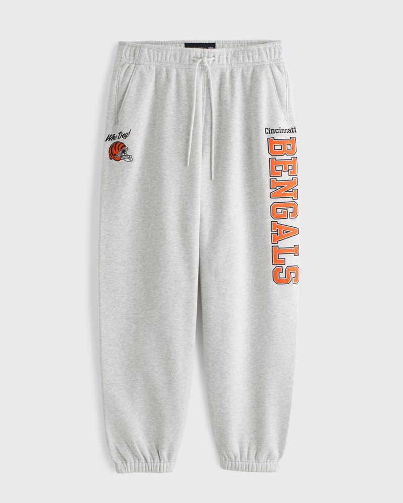 Abercrombie & Fitch Men's Cincinnati Bengals Baggy Cinched Sweatpant in Light Heather Gray - Bengals - Size S | Abercrombie & Fitch (US)