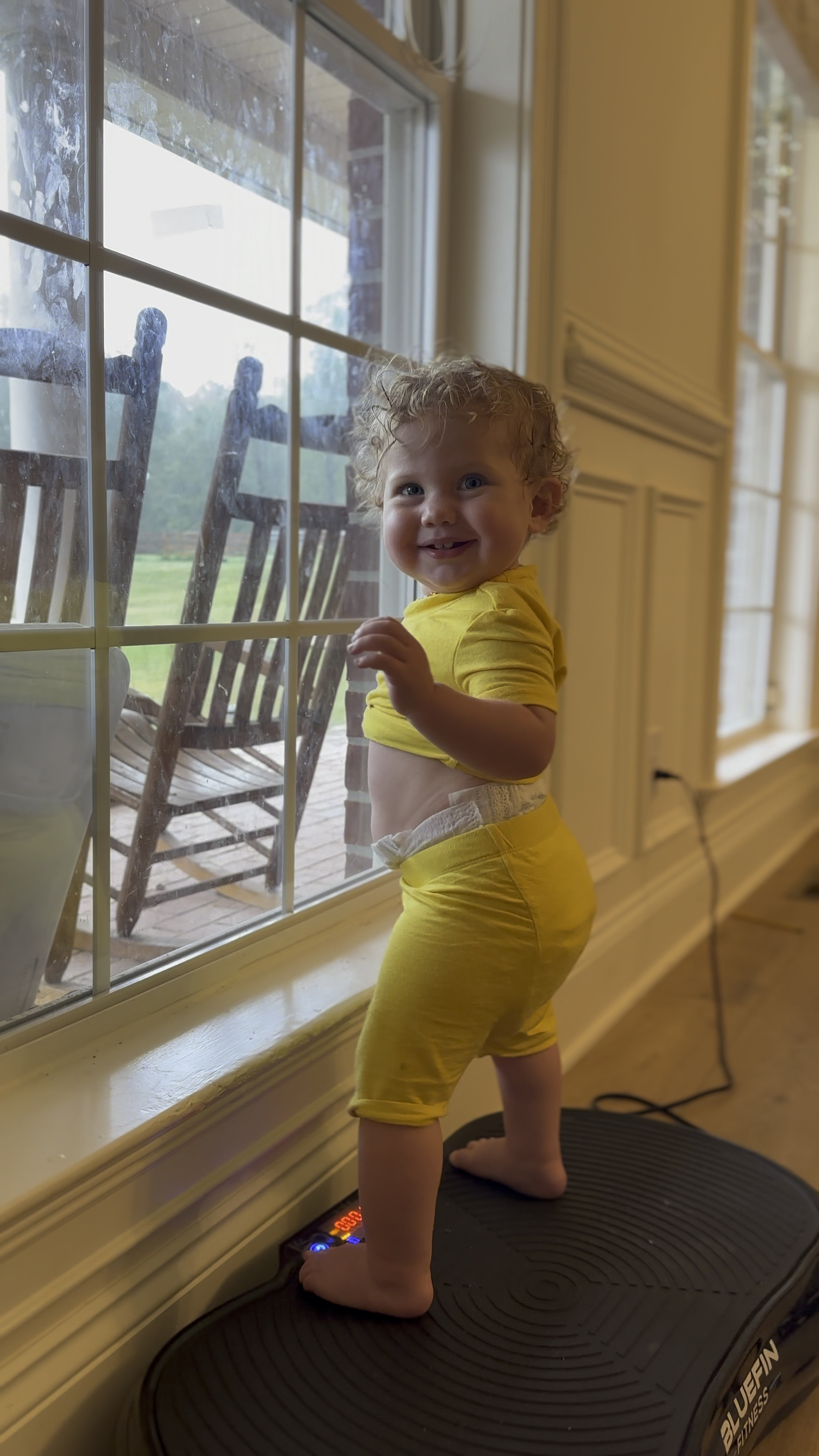 Vibration plate for daily lymph drainage support 🙌🏻

#LTKActive #LTKFamily #LTKVideo