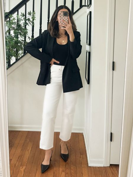 Elevated casual look with white jeans

#LTKfindsunder100 #LTKSeasonal #LTKfindsunder50