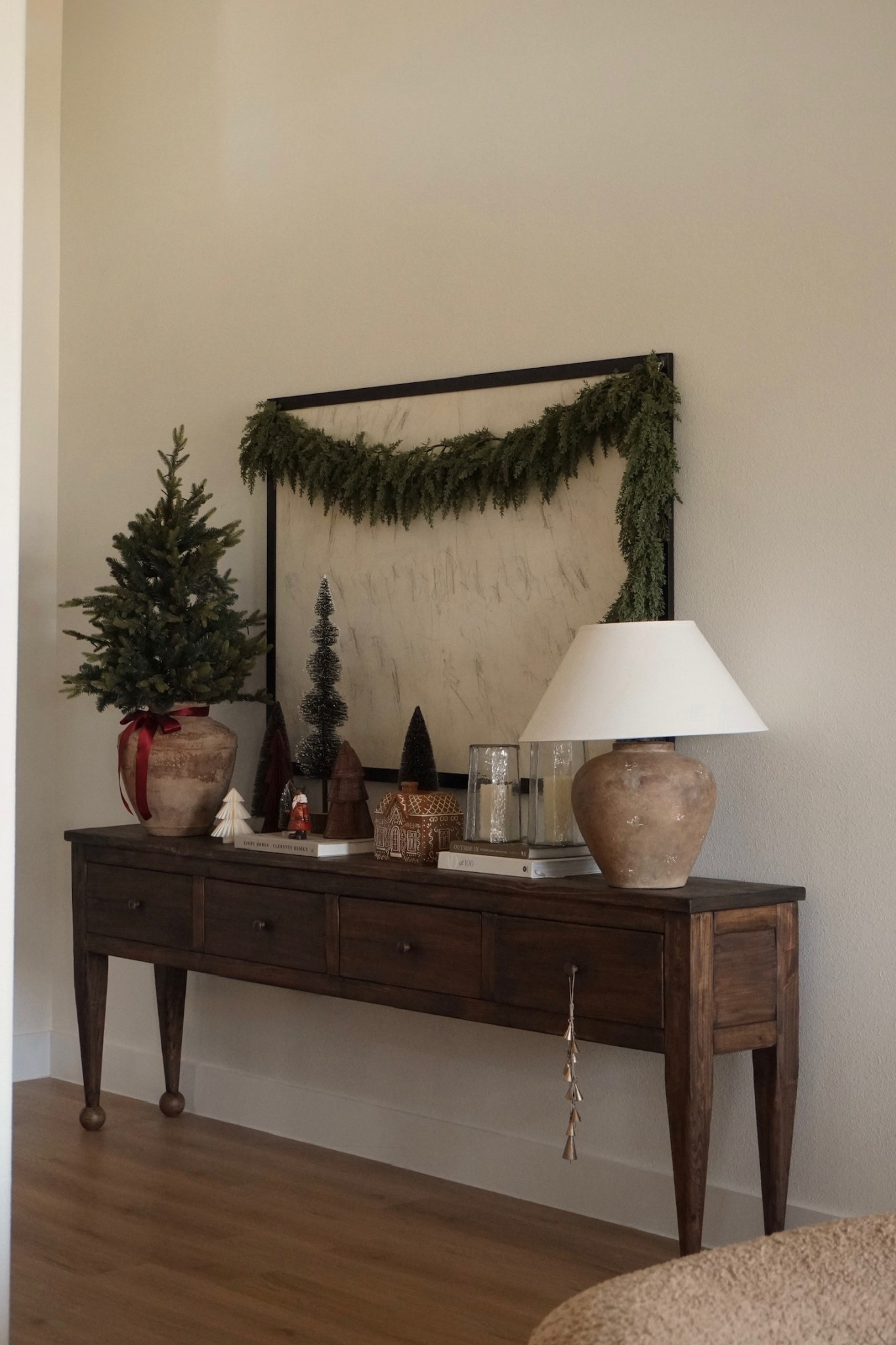 Christmas Entryway!

Tree is from At Home and can’t link but linked similar! 

christmas decor, christmas console table, christmas home, christmas finds, christmas deals, holiday decor

#LTKHome #LTKHoliday #LTKSeasonal