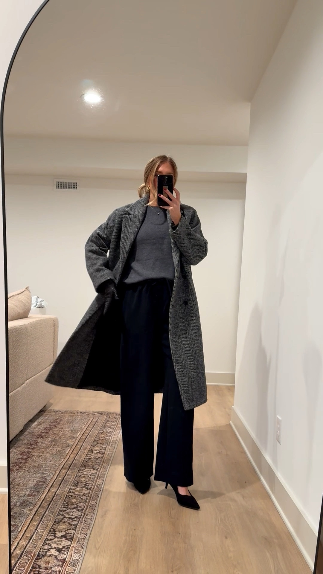 Aritzia Holiday bump friendly outfit ideas for traveling. 
Pre pregnancy I am usually a small in aritzia but I am wearing medium/medium tall for my bump! 
@aritzia #aritziapartner




Holiday travel outfits, lounge set, wool coal, aritzia, Christmas outfit, New York City outfits, tall girl friendly, bump friendly, tall sizes


#LTKTravel #LTKHoliday #LTKTall