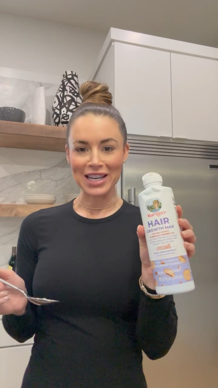 Daily ritual 🤍🤍 helps my hair grow so much 

Hair health 
Hair tips 
Beauty 
Supplements 

#LTKBeauty #LTKStyleTip #LTKSaleAlert