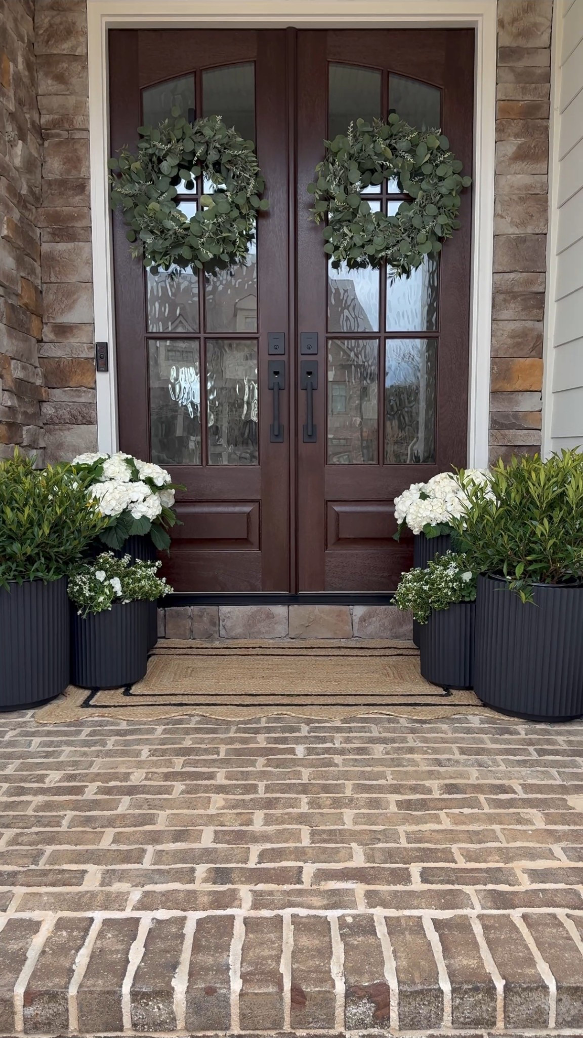 Neutral spring porch 


#LTKSeasonal #LTKHome