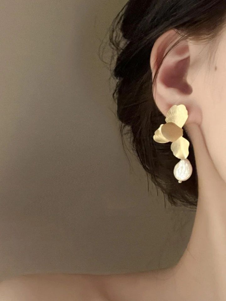 1pair Fashion Zinc Alloy Petal & Faux Pearl Decor Drop Earrings For Women For Gift | SHEIN