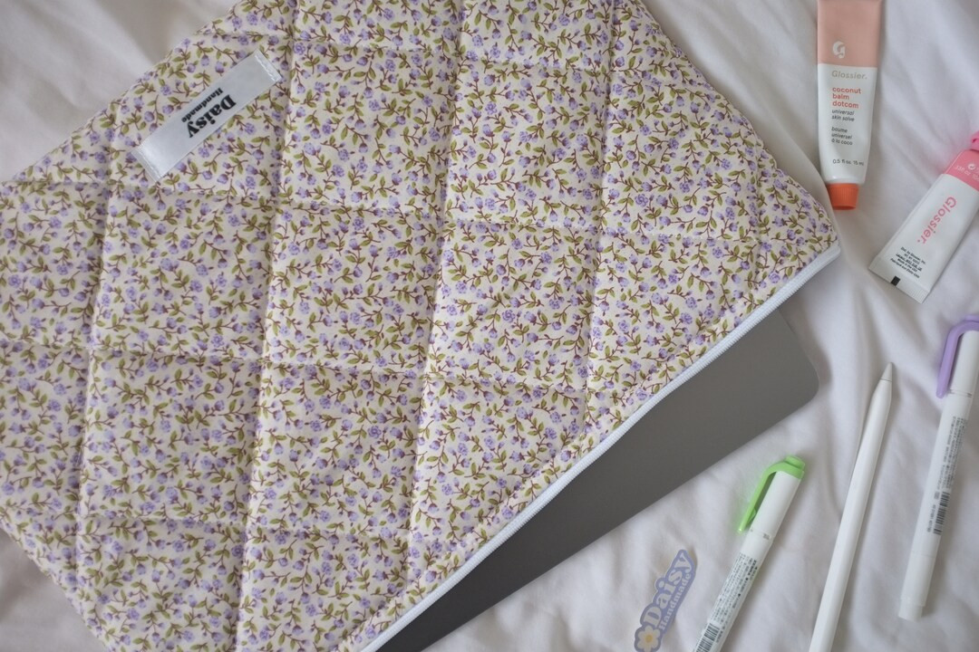 Quilted laptop iPad tablet sleeve in purple rose floral with purple gingham check | Aesthetic lap... | Etsy (UK)