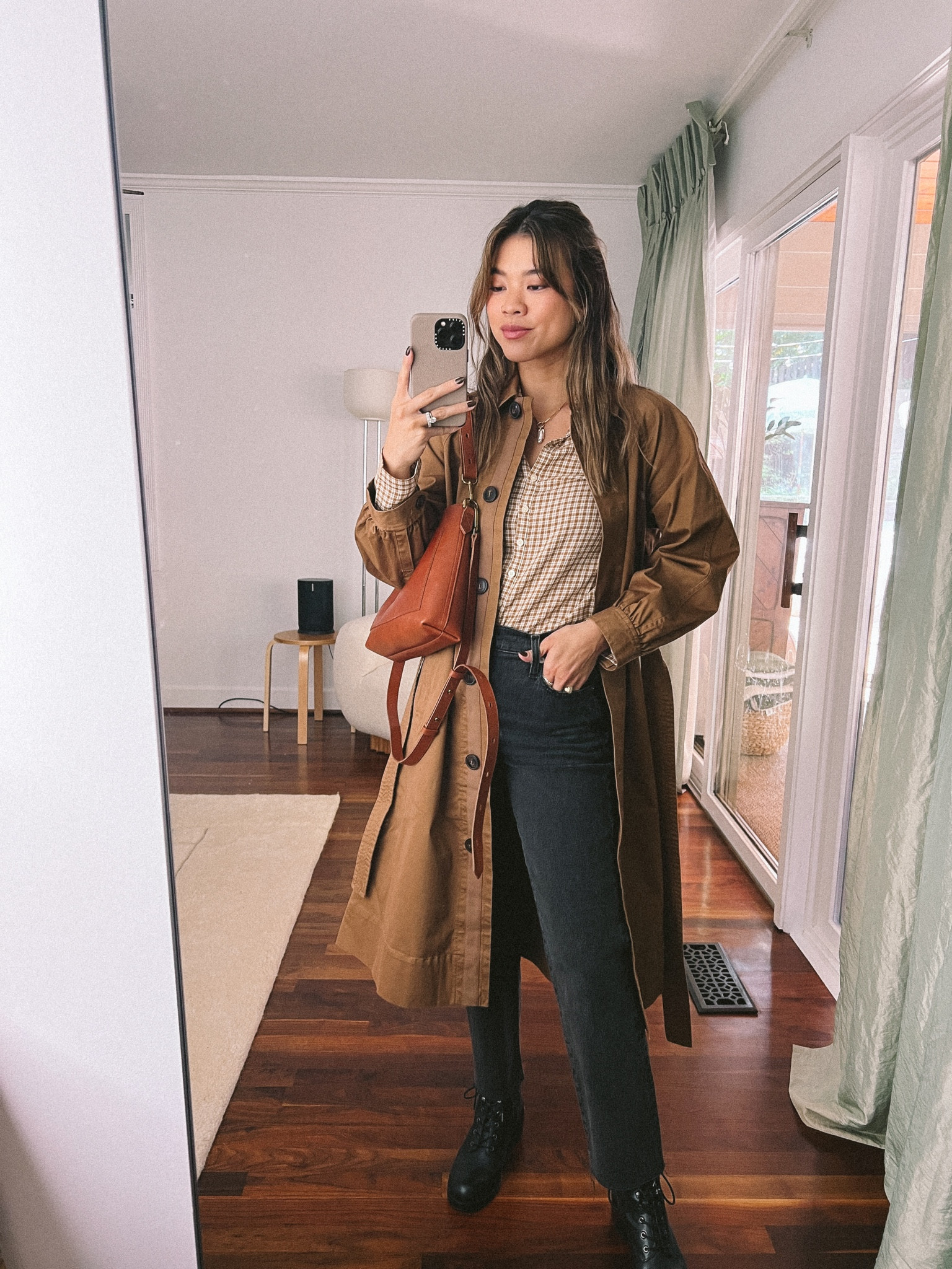 Staple fall Madewell trench coat and black jeans. 

Jacket - XXS/XS
Pants - 00/0

#fallfashion
#fallstyle
#falloutfits
#petitefashion
#jacket
#top
#blackdenim
#denim
#jeans
#blackjeans
#pants 
#seasonalfashion 
#handbag 
#blackbooties
#booties
#shoes 
#trenchcoat 

#LTKstyletip #LTKSeasonal #LTKworkwear