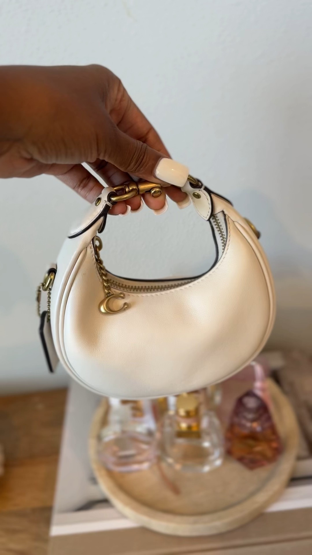 Perfect sized compact purse that can be worn multiple ways.

#LTKootd #LTKdayinmylife #LTKGiftGuide