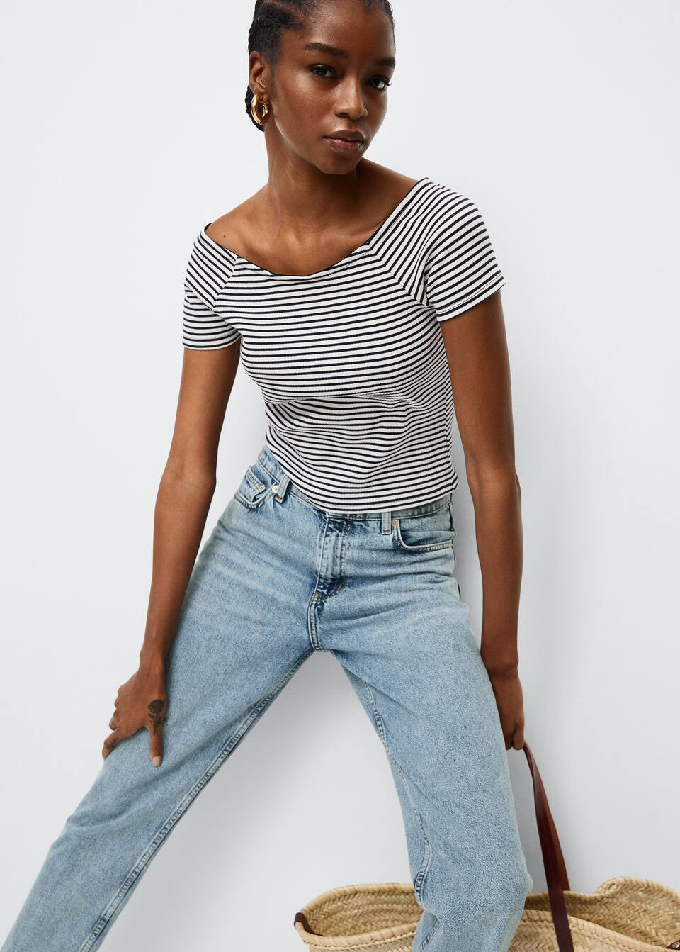 Mom high-waist jeans | MANGO (US)