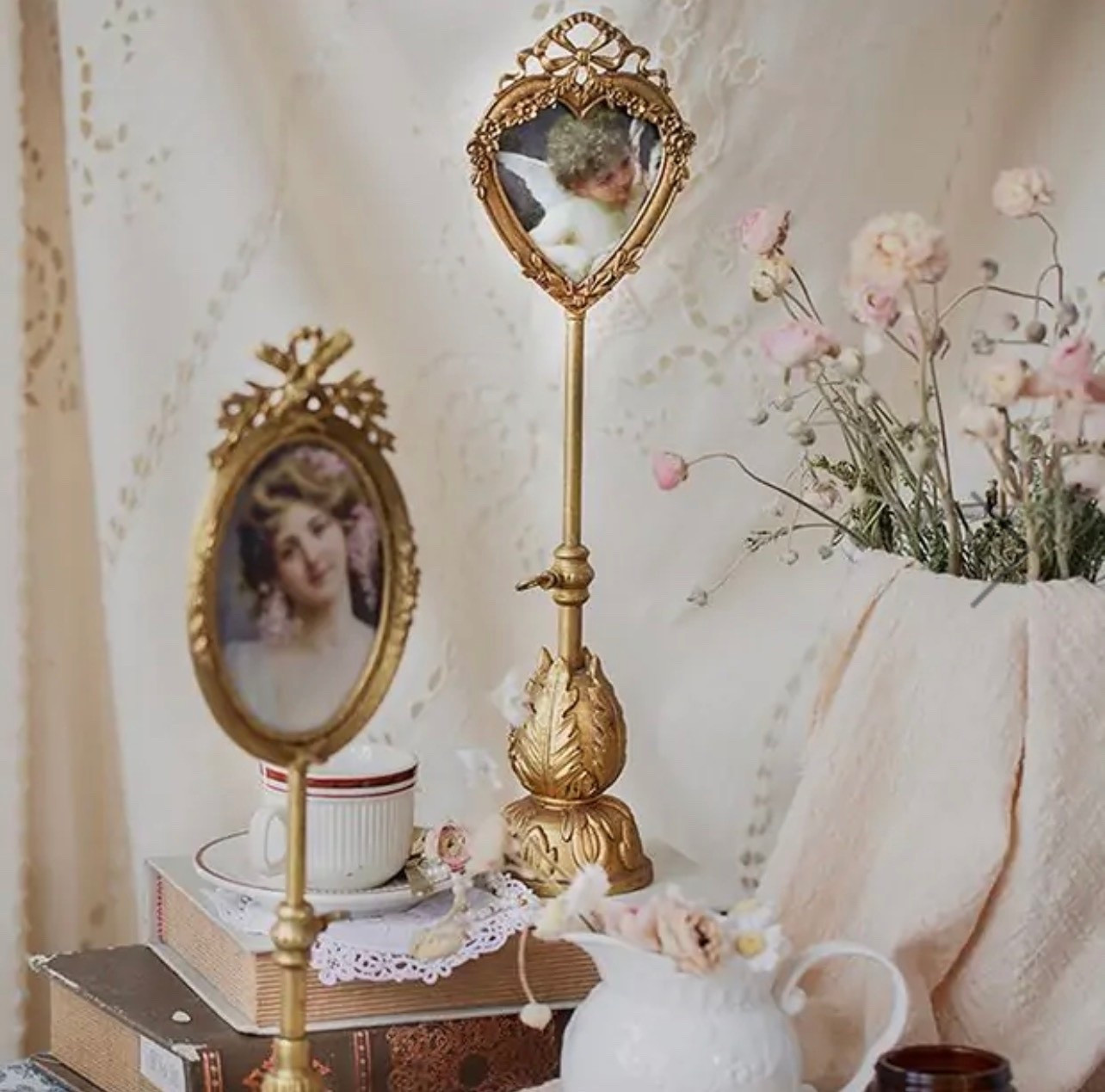 Gold Finish Pedestal Photo Frame

#LTKHome #LTKGiftGuide #LTKHoliday