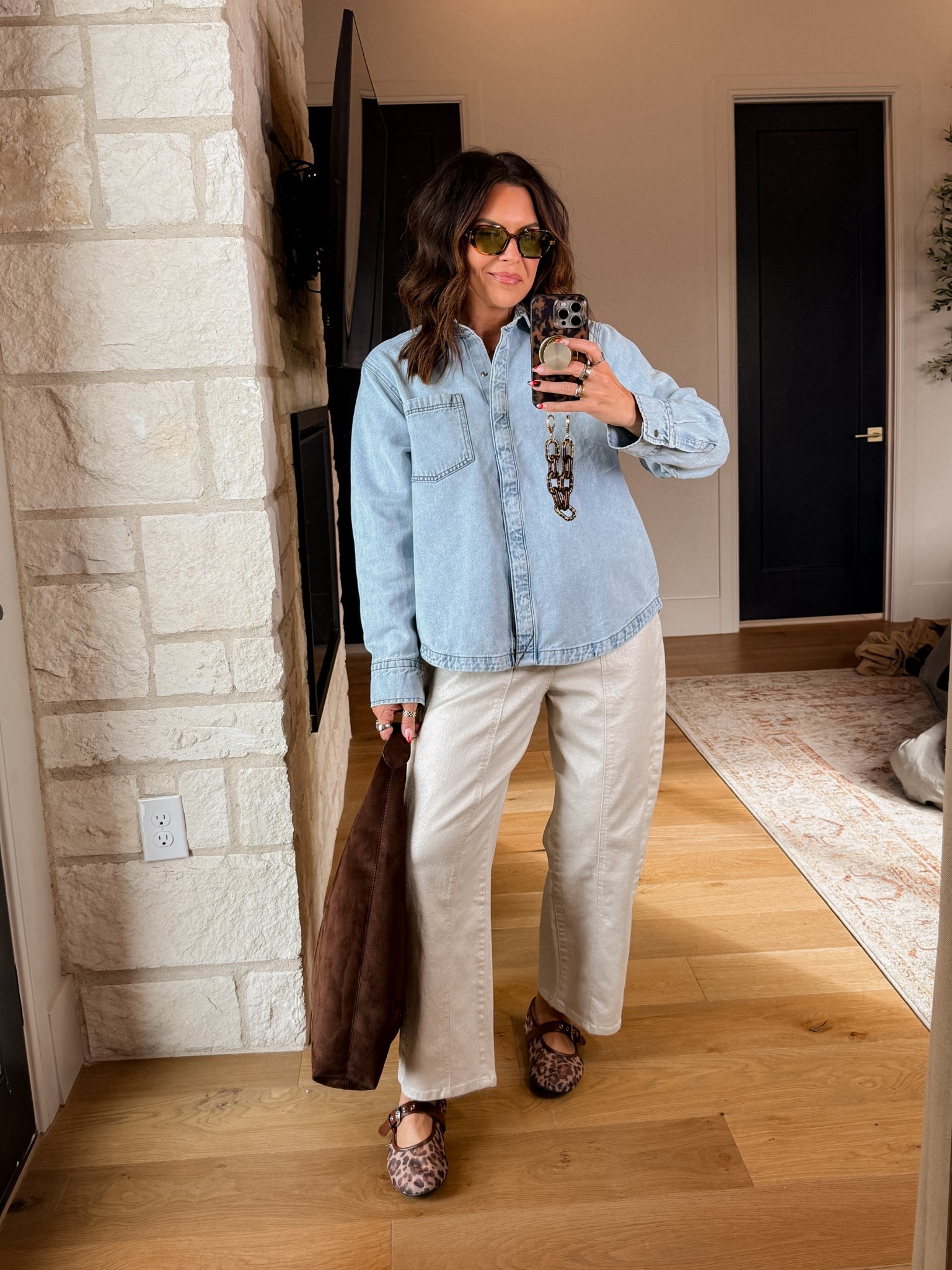 There’s power in not overthinking it. Clean lines, comfortable pieces, and confidence do the rest. Simple looks still serve.

Walmart Denim Top: XL
Barrel sheen denim: True to size (wearing a 12)
Leopard Mesh flats: TTS
Suede Oversized Bag + chic sunglasses 


#LTKgrwm #LTKFindsUnder50 #LTKootd