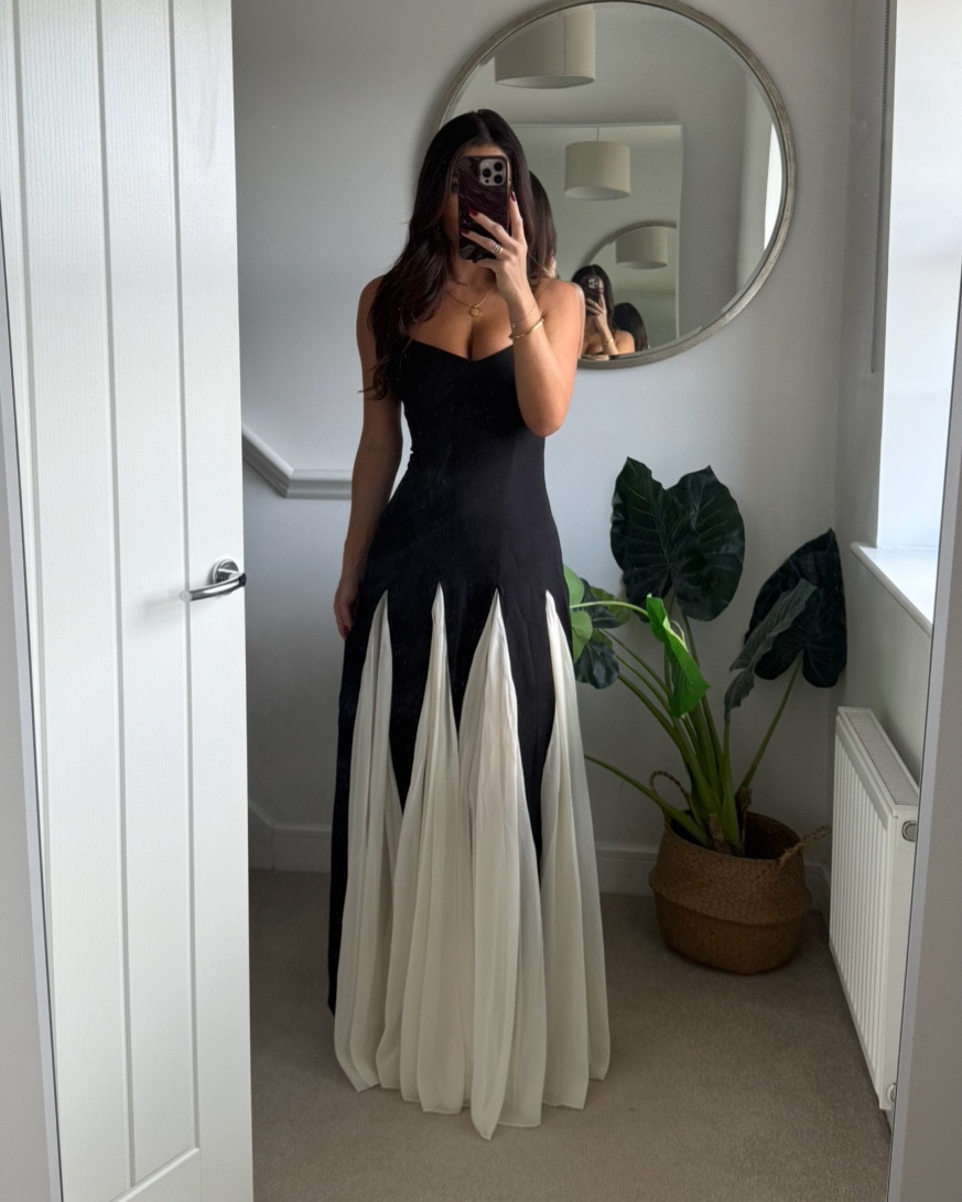 Wow! #monochrome #autumn vibes! #weddingguestdress #maxidress

#LTKwedding #LTKautumn #LTKuk