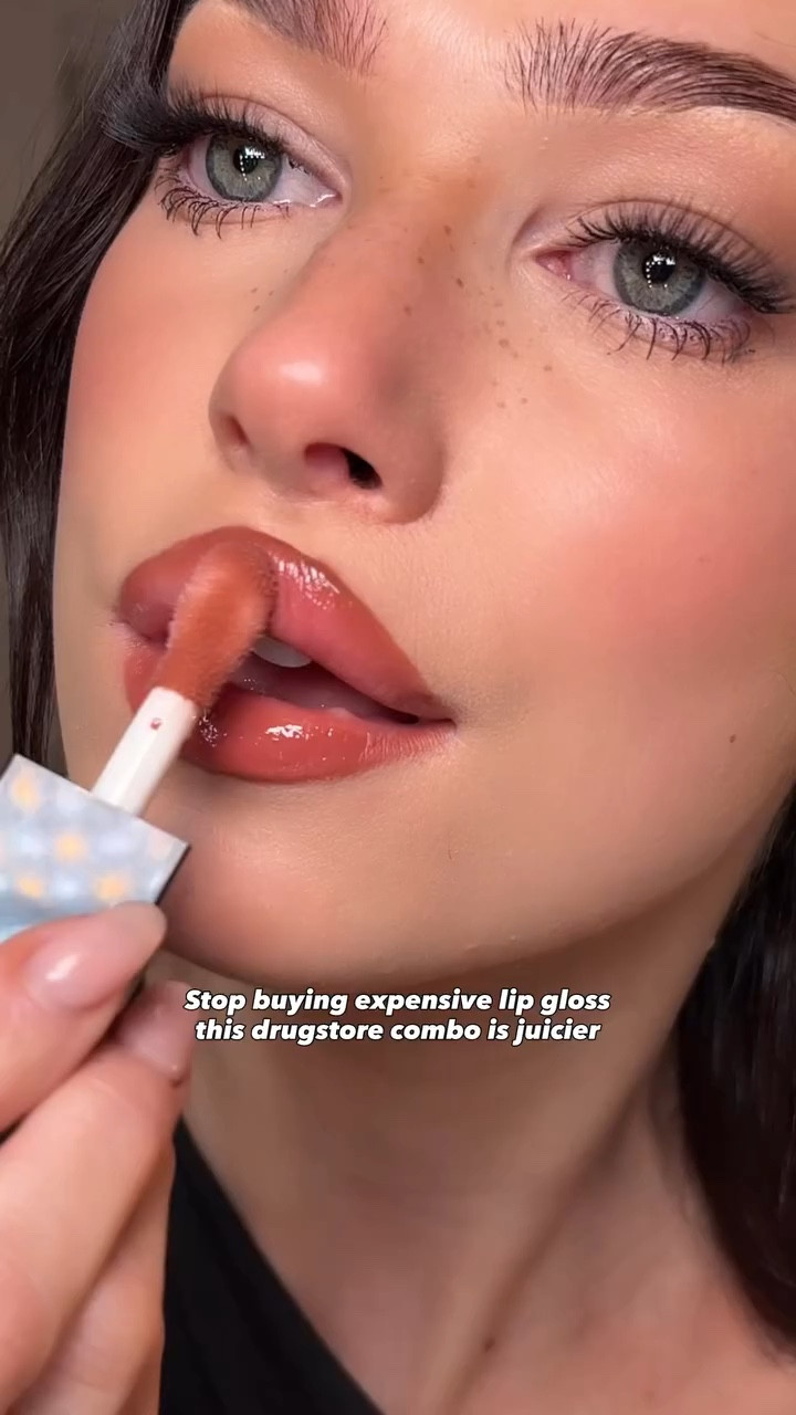 Hey, so your lip combo can totally be affordable!? 
This drugstore combo is super juicy with a subtle plumping tingle ⚡️

@maybelline lifter lip liner- “player” 
@elfcosmetics glow reviver lip oil- “honey talks” 

#drugstorelipgloss #lipcombo #affordablemakeup #maybelline #elfcosmetics