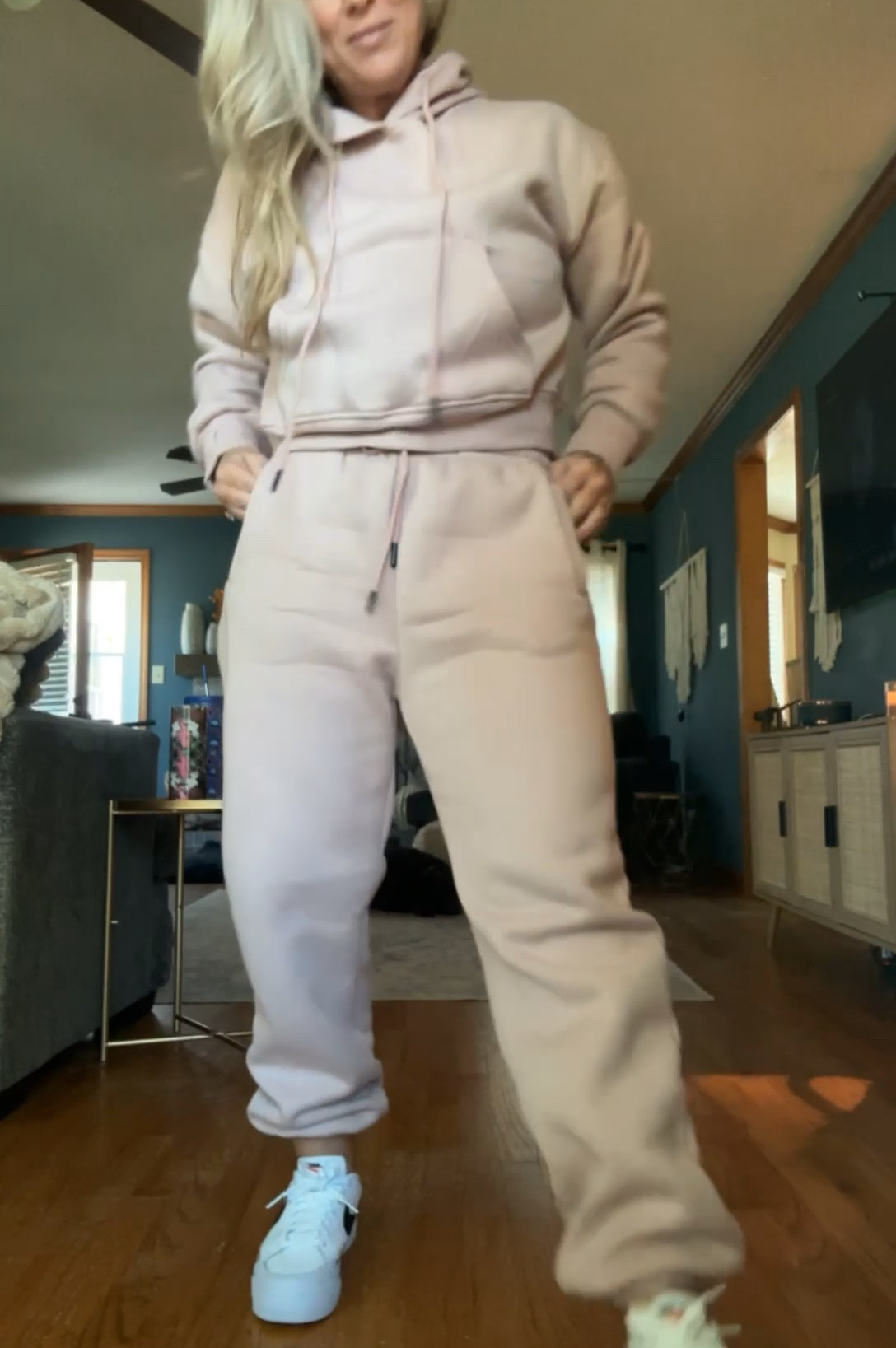 It’s cute sweat suit season! And pink is my favorite color!
Size: Medium 

#LTKMidsize #LTKStyleTip #LTKFindsUnder50