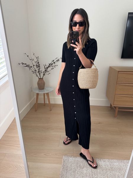 This ribbed dress is so cute and comfy! Petite-friendly. Buttons are functional. 

Alex Mill dress xs
Beek sandals 35
Clare V bag
YSL sunglasses  

Dress, spring dress, petite style, sandals, purse 

#LTKitbag #LTKSeasonal #LTKshoecrush
