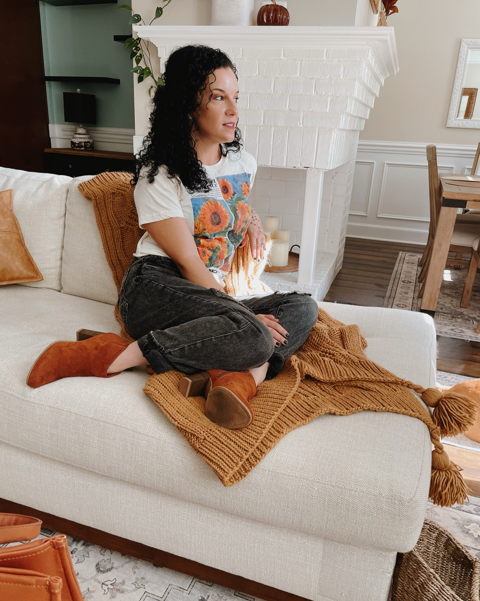 Amazon Prime Deals! Obsessed with my Marc Jacobs The Tote in Argon Oil and my Van Gogh inspired look for fall 🍂

#LTKsalealert #LTKHolidaySale #LTKSeasonal