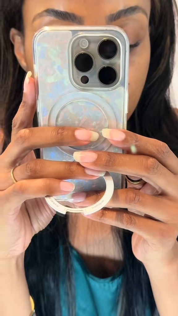 Eyebrow tinting 

#LTKselfcare #LTKBeauty #LTKvlog