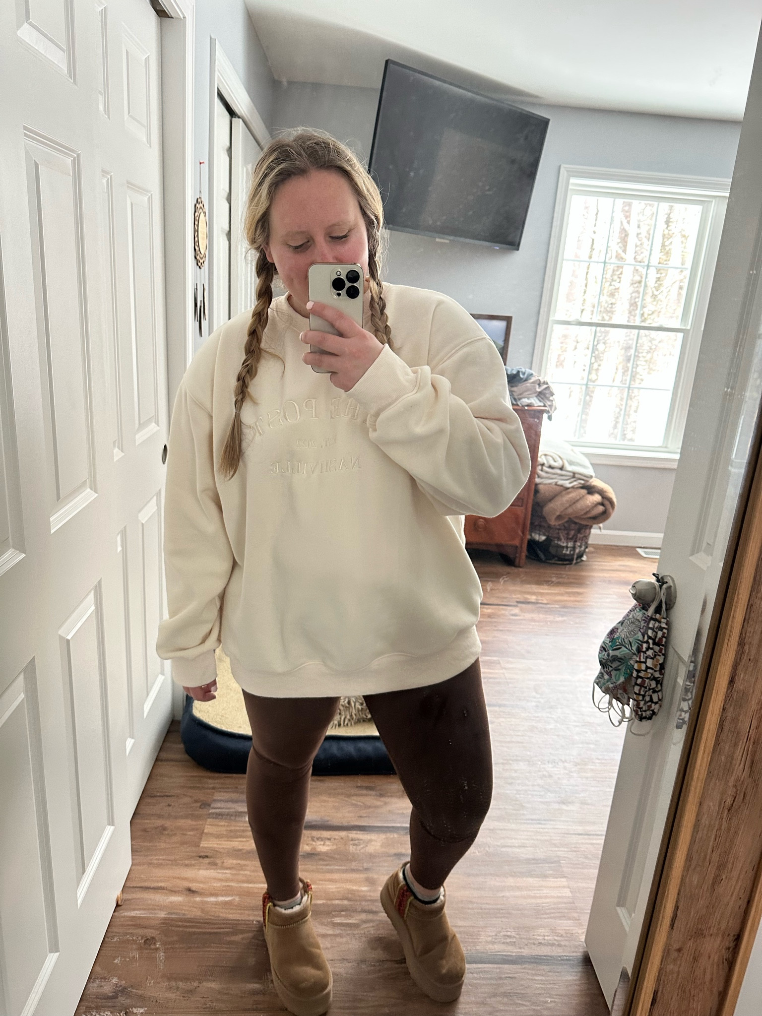Post sweatshirt came in, obsessed with the comfort and fit 

#LTKFind #LTKfit #LTKshoecrush