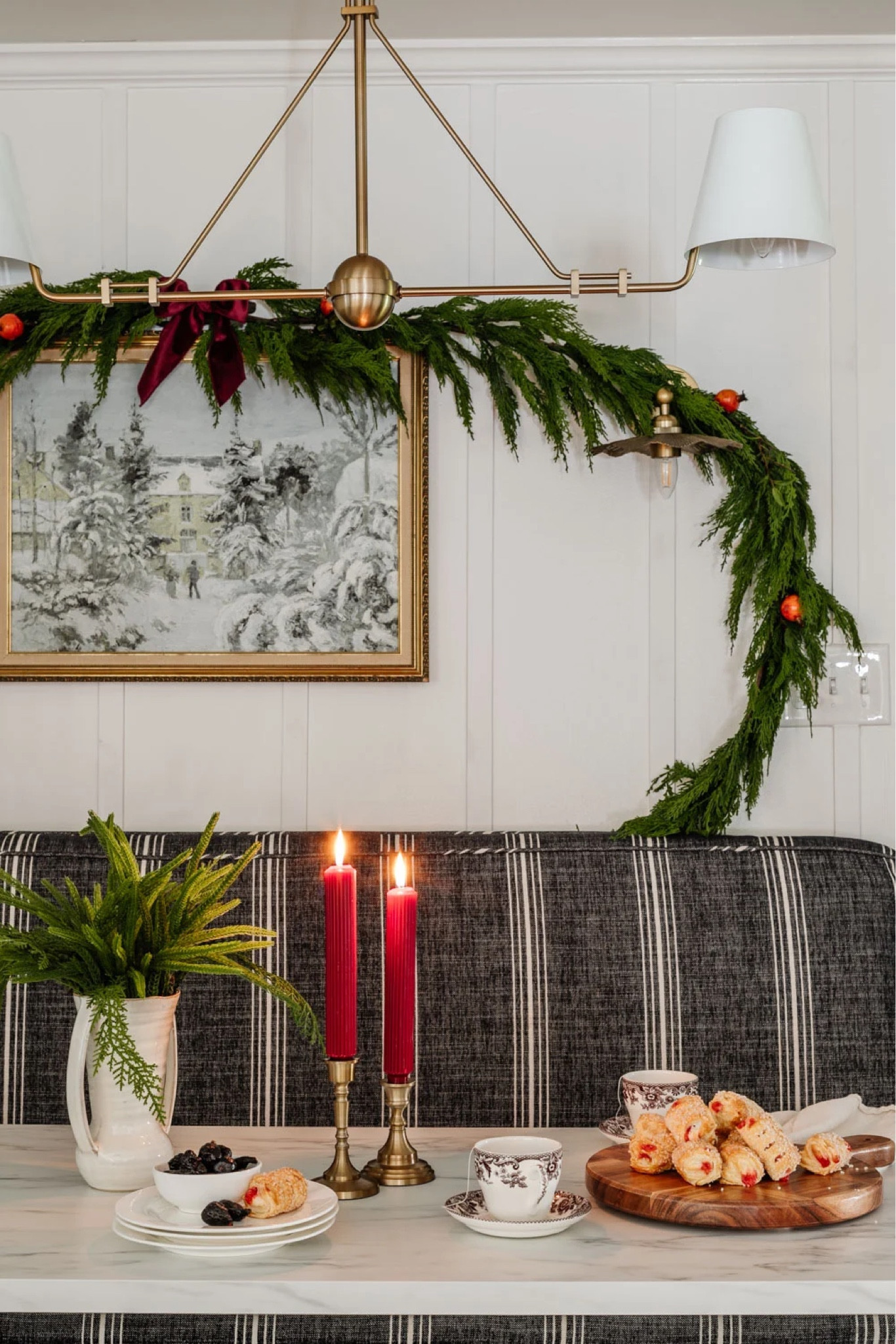 We’ve never gone all out with garland around this doorway in our breakfast nook, but it’s definitely happening for all future Christmas seasons now! 


Faux garland, Norfolk, realistic garland

#LTKHoliday