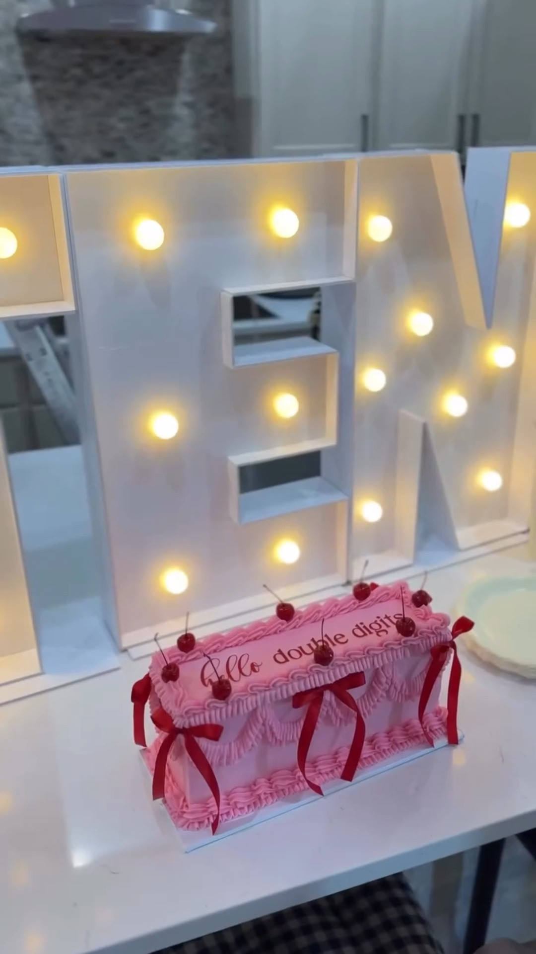 One thing to know about me is, I love to throw a party!! It’s so easy celebrating this one. 🥰 I told her she could invite as many friends as she wanted for her big 10th birthday & not to be dramatic but I will never ever forget this night. It was so special watching them all together and they’re at such a FUN age. Aria sat Blake and I down after all the girls left and told us how thankful she was for everything we do for her and then prayed over the whole family! 🥹 I’ve been on cloud nine! 🎉👏🏻💖🥳 
•
•
•
•#birthdaypartydecor #birthday #birthdaycakeideas #birthdayinspo #10thbirthday