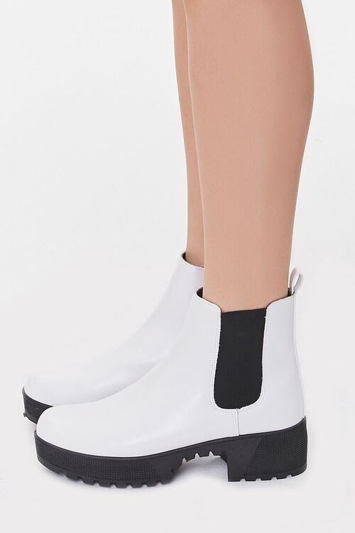 Lug-Sole Chelsea Booties | Forever 21 (US)