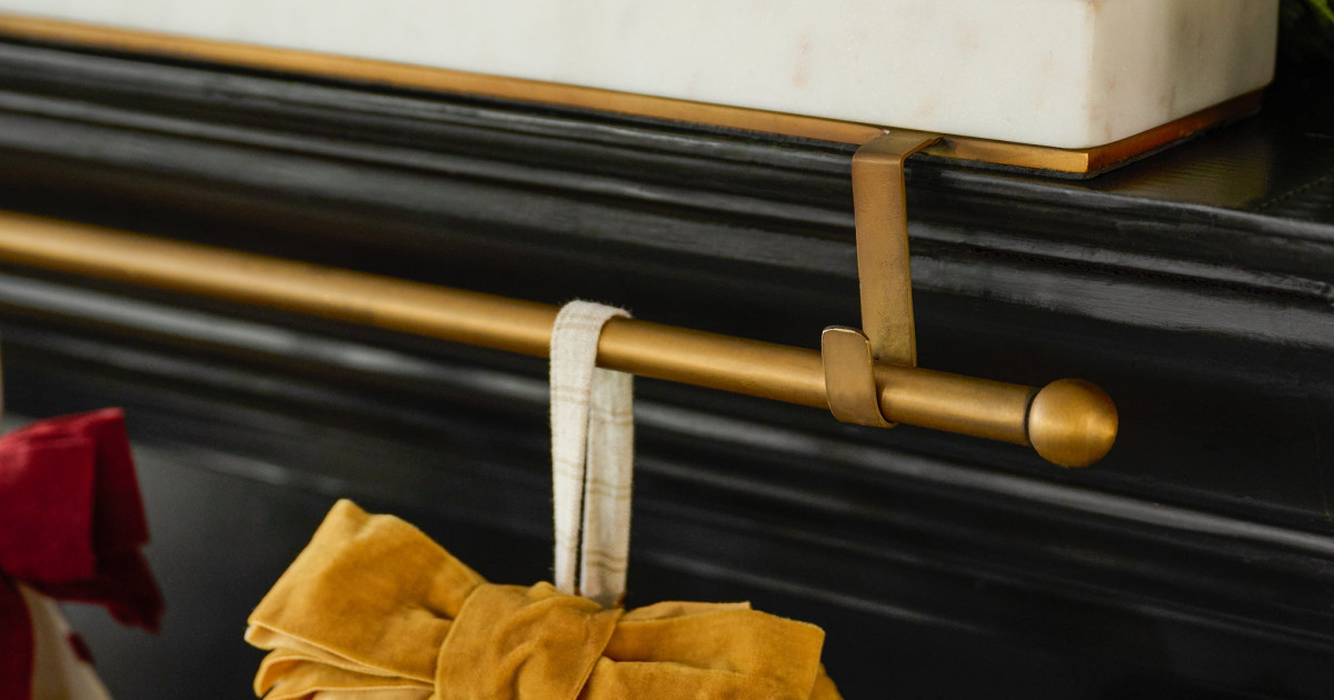 White Marble Stocking Holder | Magnolia