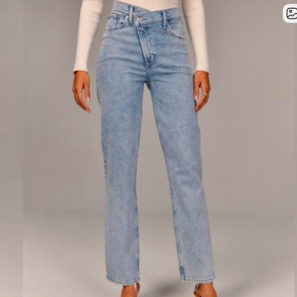 Abercrombie & Fitch The 90s Relaxed Jean High Rise Light Distressed Size 28Tall | Poshmark