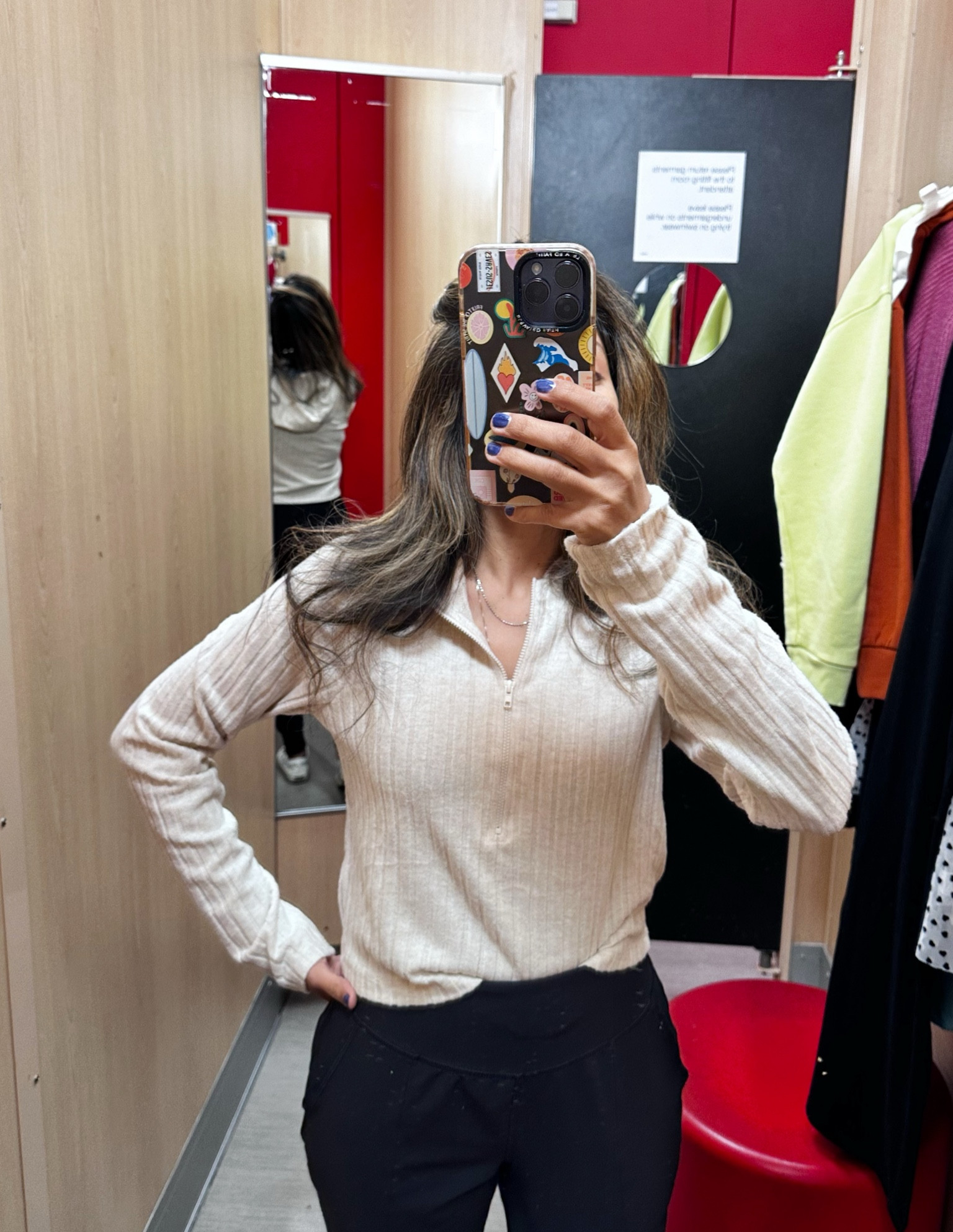 Light and cozy sweater that feels so soft. Take it to work out or hang out at home. Maybe a date night! 

#LTKhome #LTKtravel #LTKstyletip