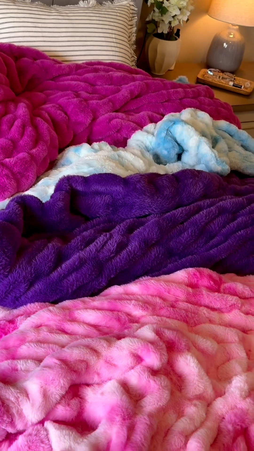 Definitely my cozy haven!☁️
#comfrt #dreamerblanket #blanketlife #comfrtblanket #blanket

#LTKSaleAlert #LTKHome #LTKselfcare