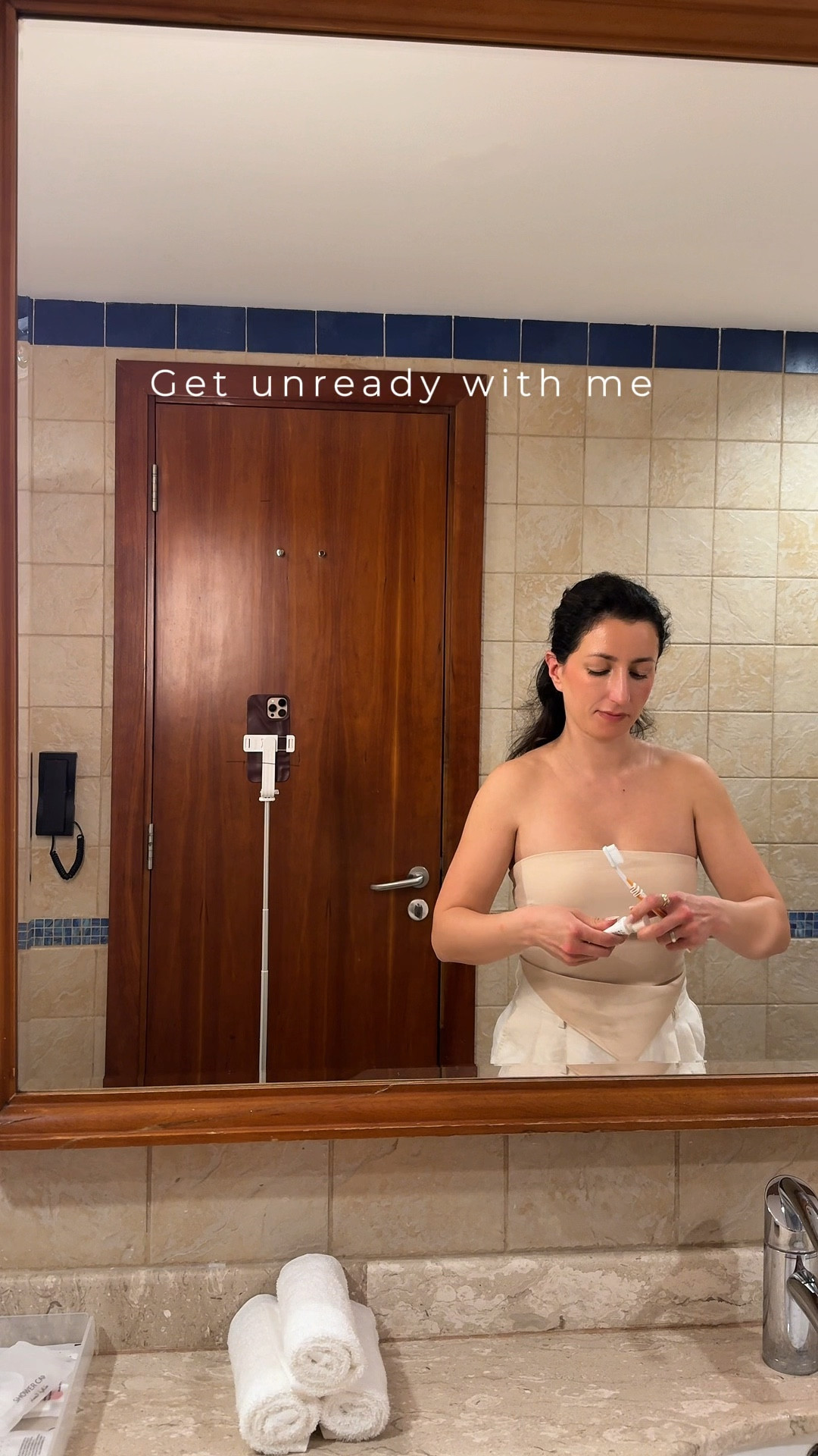 Get unready with me 🤍 

#LTKeurope #LTKbeauty #LTKdeutschland