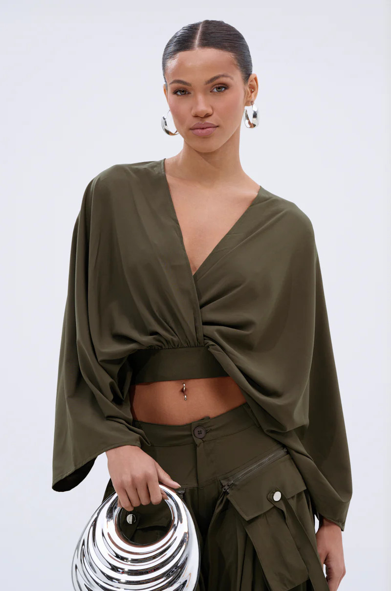 AKIRA Talk About Me Blouse | Size 1X | AKIRA