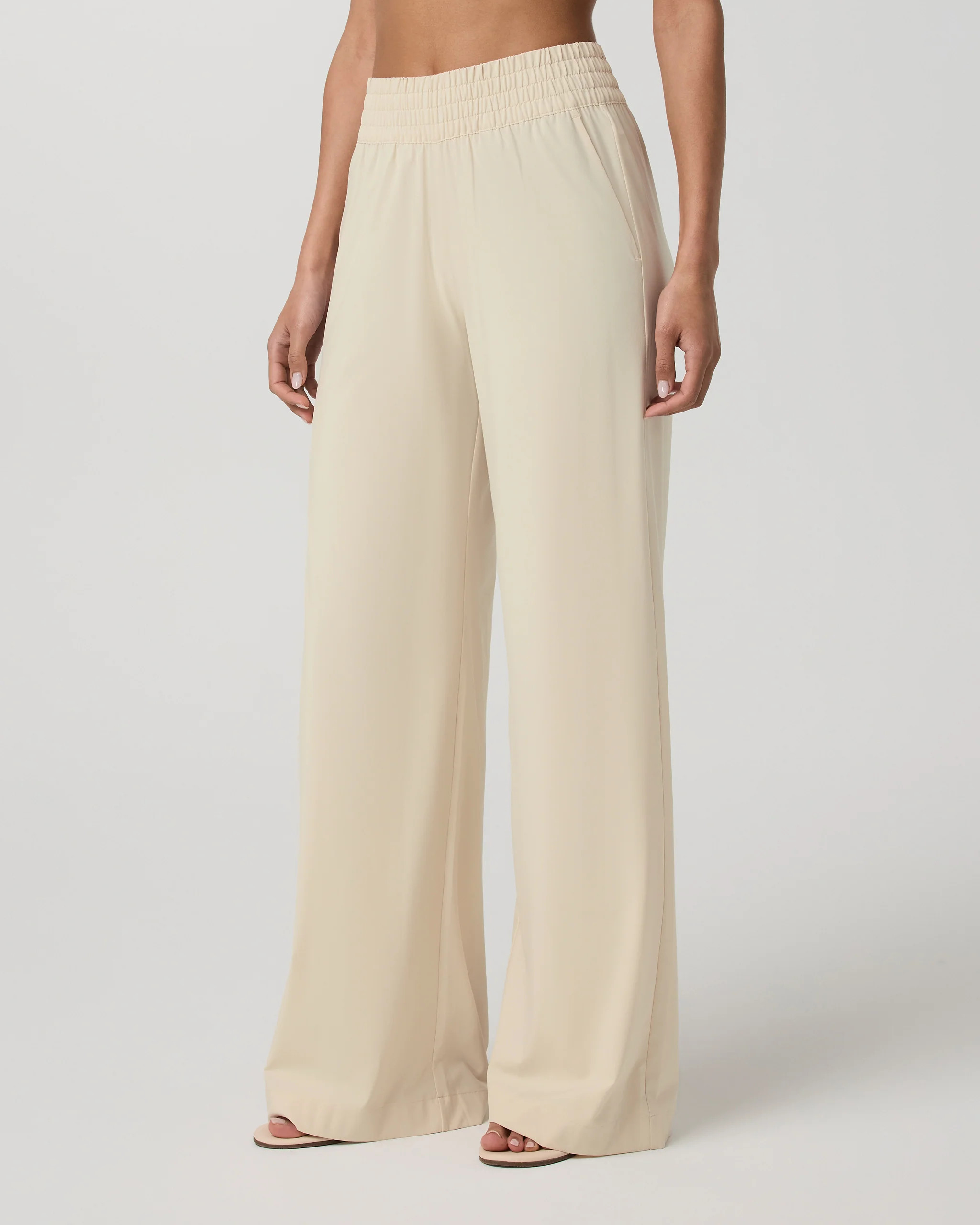 Villa Wideleg Pant - Long – Bleached Sand Lightweight Pants – Vuori | Vuori Clothing (US & Canada)