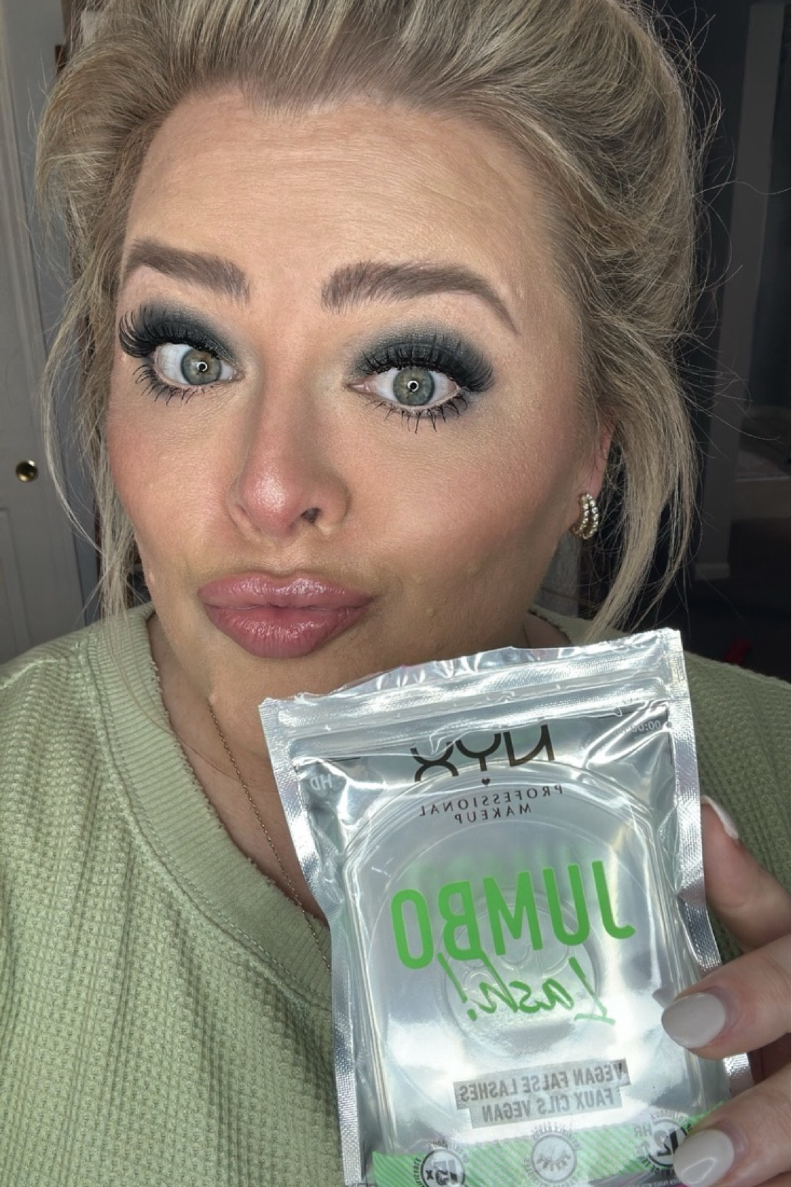 NYX Jumbo Lashes



#LTKbeauty #LTKstyletip