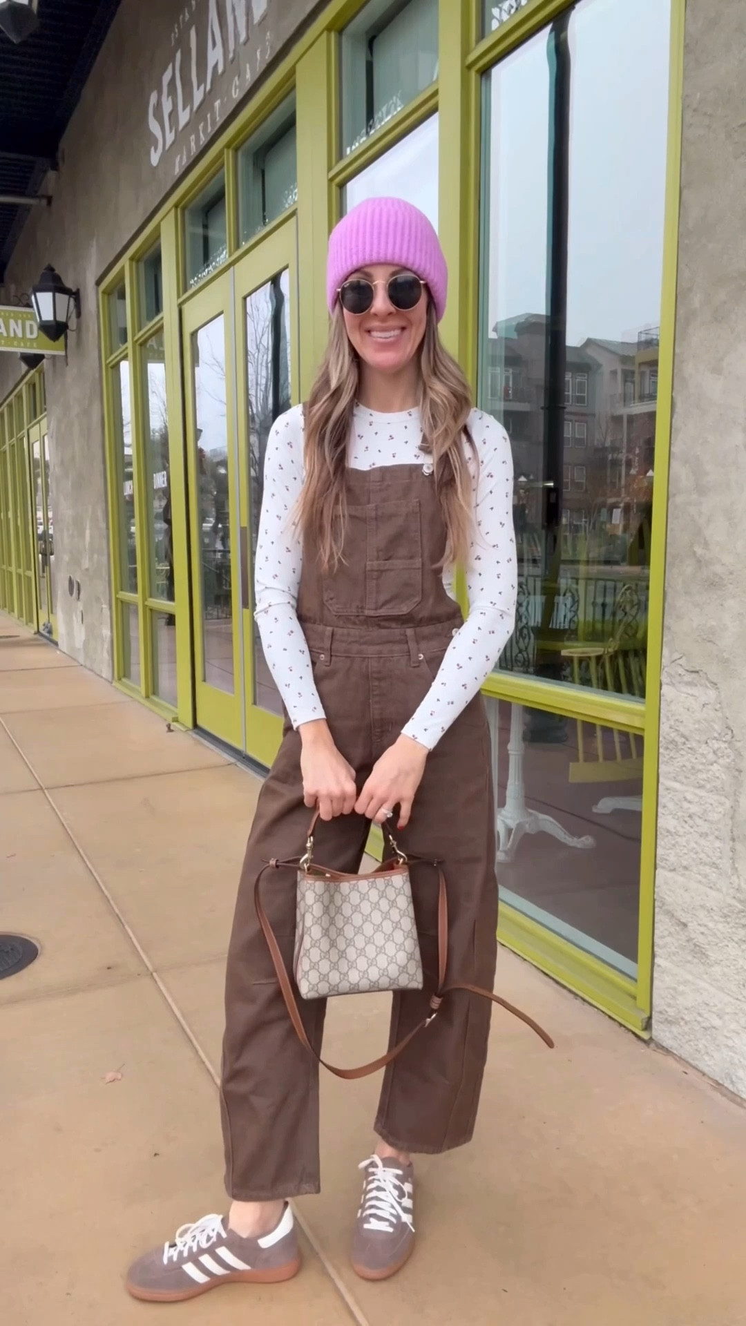 Amirite? 😜 one thing I do know if that I looove these overalls and now have them in two colors! I’m in an xs. Fit is perfect. 
.
.
.
Amazon style Amazon outfits Amazon overalls free people Amazon free people look for less free style barrel, overall barrel jeans
.
.
.

#AmazonStyle #AmazonOutfit
#FoundltOnAmazon

#OverallsOutfit #CasualChic
#EverydayOutfit #EffortlessStyle
#MillennialMom
#MomStyle #MomOutfits #BusyMomStyle #RealLifeStyle