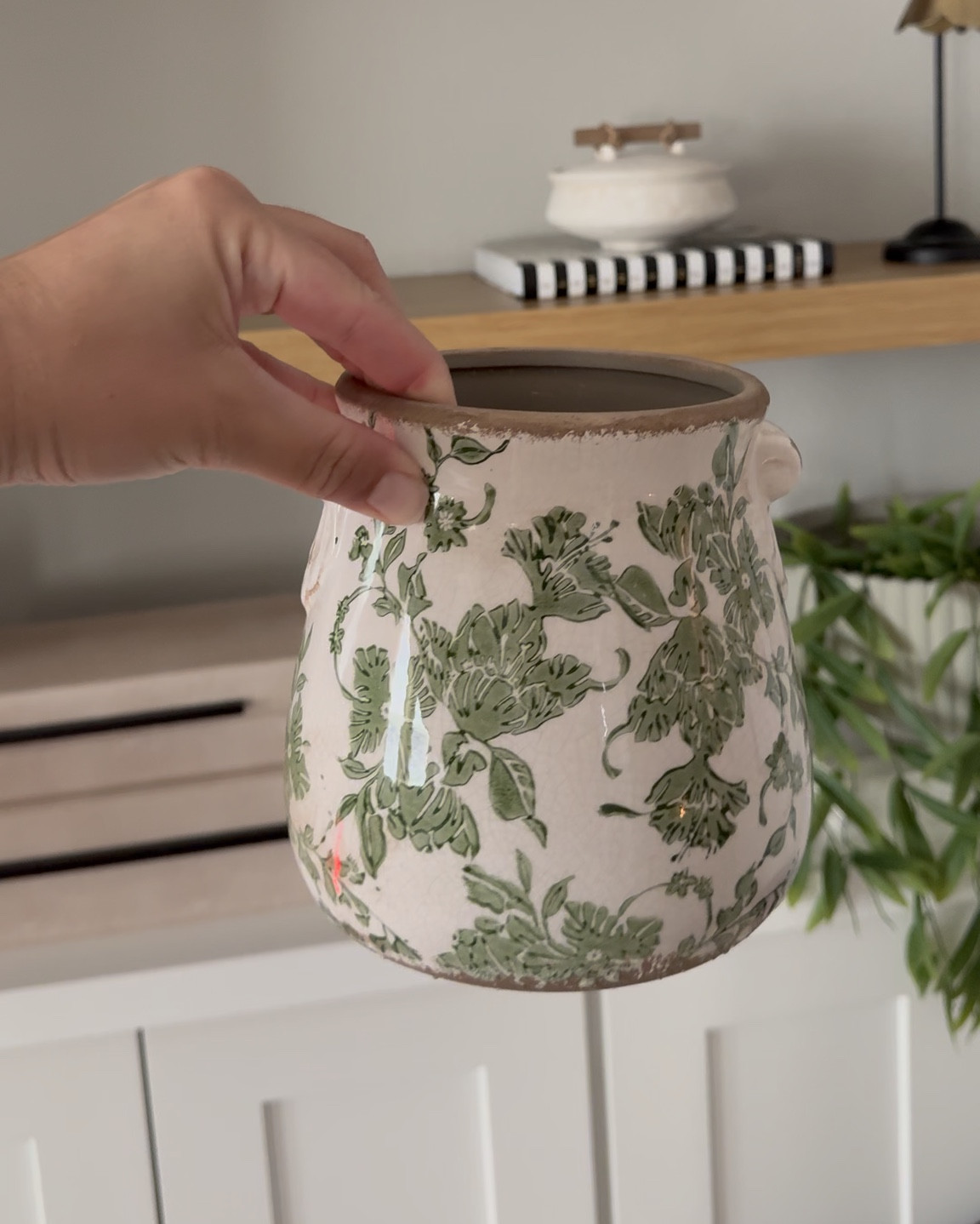 The perfect vase for spring! Swipe to see how I styled it 🌷 

Spring decor, Amazon home decor, vase, faux stems, faux tulips, designer inspired home finds, shelf decor, kitchen decor 

#LTKHome #LTKSaleAlert #LTKSeasonal