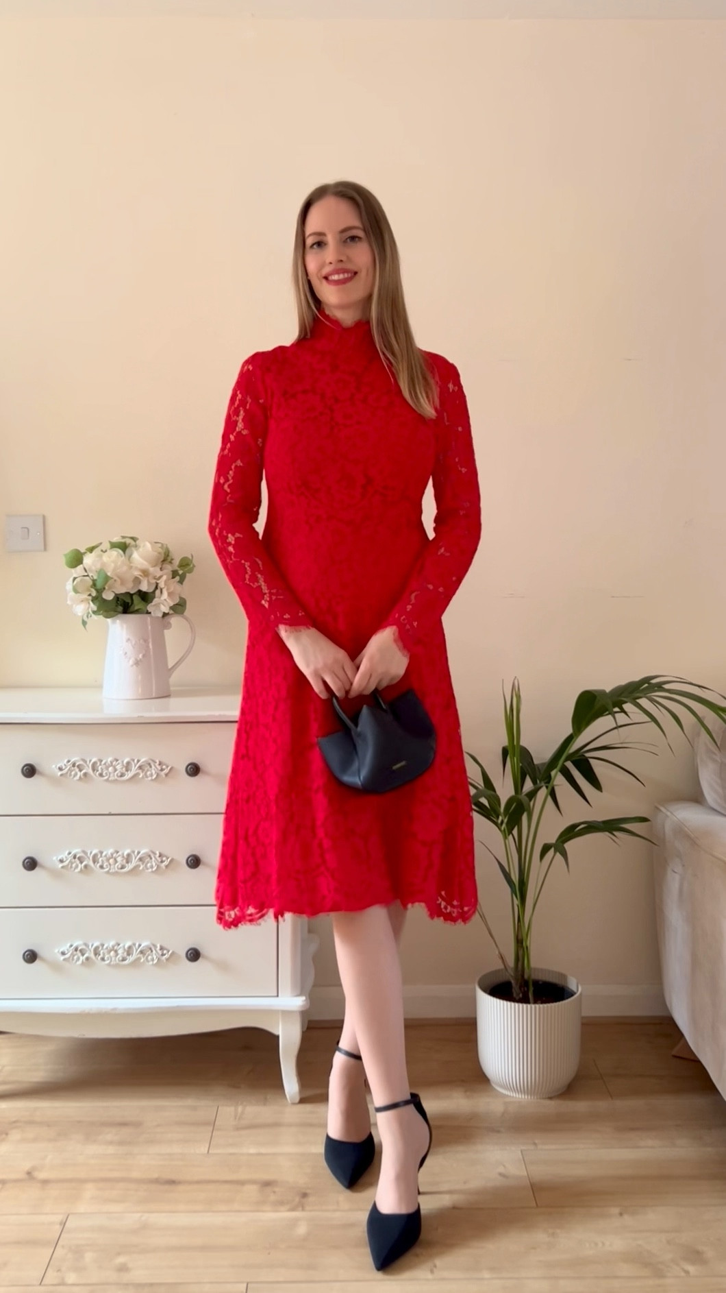 Lady in red 🌹♥️ 

Dresses by @stylewe AD 
Heels @cosyisland_official AD
Bag @sinbono_official AD

#reddress #vintage #elegant #classy #springfashion

#LTKsale #LTKstyletip #LTKdresses