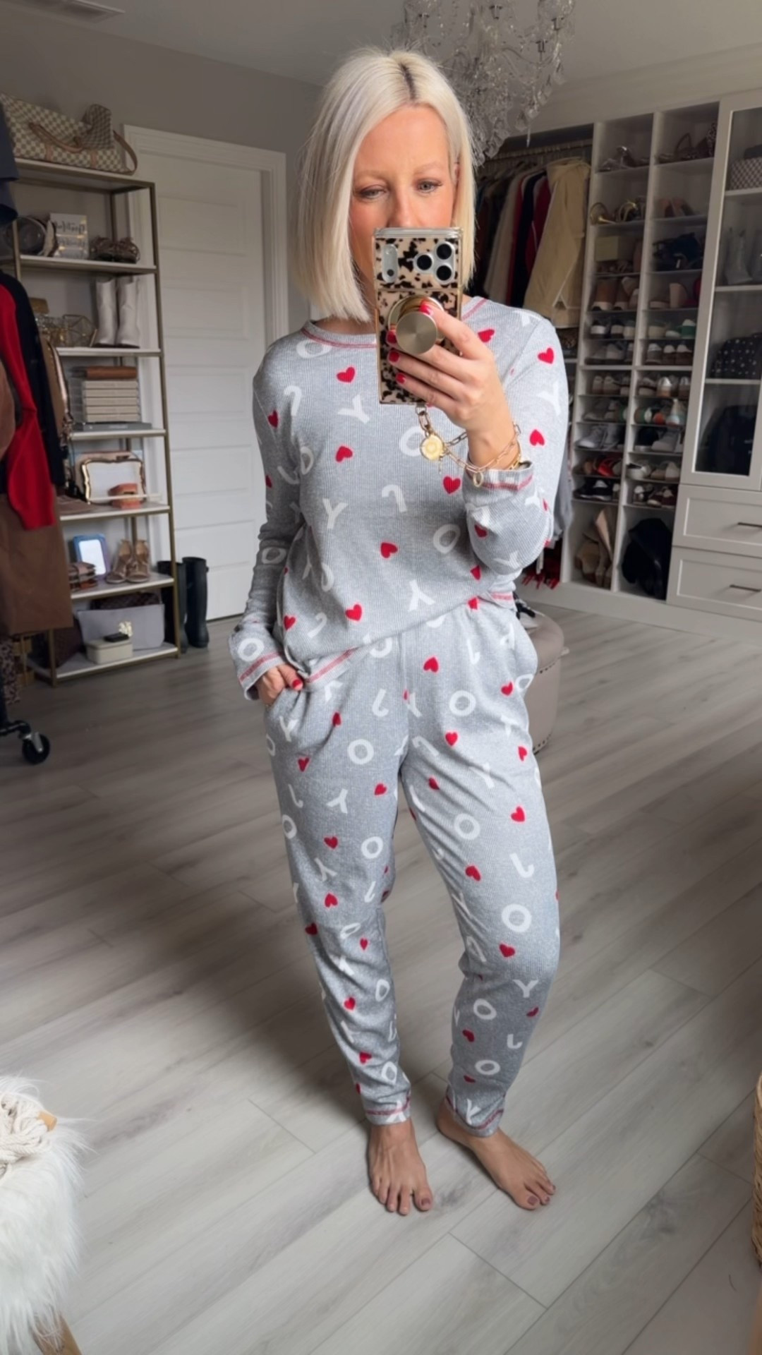 This lightweight thermal waffle knit set is so soft and cozy. I love the pattern for Valentine’s Day!
⬇️⬇️⬇️
Size medium but could have done small!

#LTKFindsUnder50 #LTKFindsUnder100 #LTKSeasonal