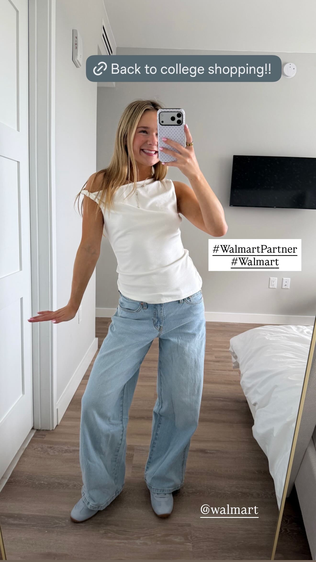 yes I’m already back to school shopping what about ittttt 🤭 anyways could not be more happy with my outfits from @walmart this is such a slay 🤌 

 #WalmartPartner #Walmart #ootd #outfitinspo #collegelife