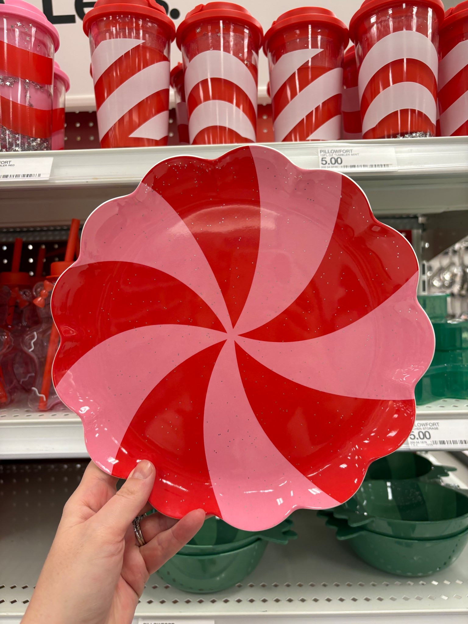 Sale Alert 🚨- 30% off 

The most adorable holiday kids cups and plate collection




#LTKKids #LTKHoliday #LTKSaleAlert