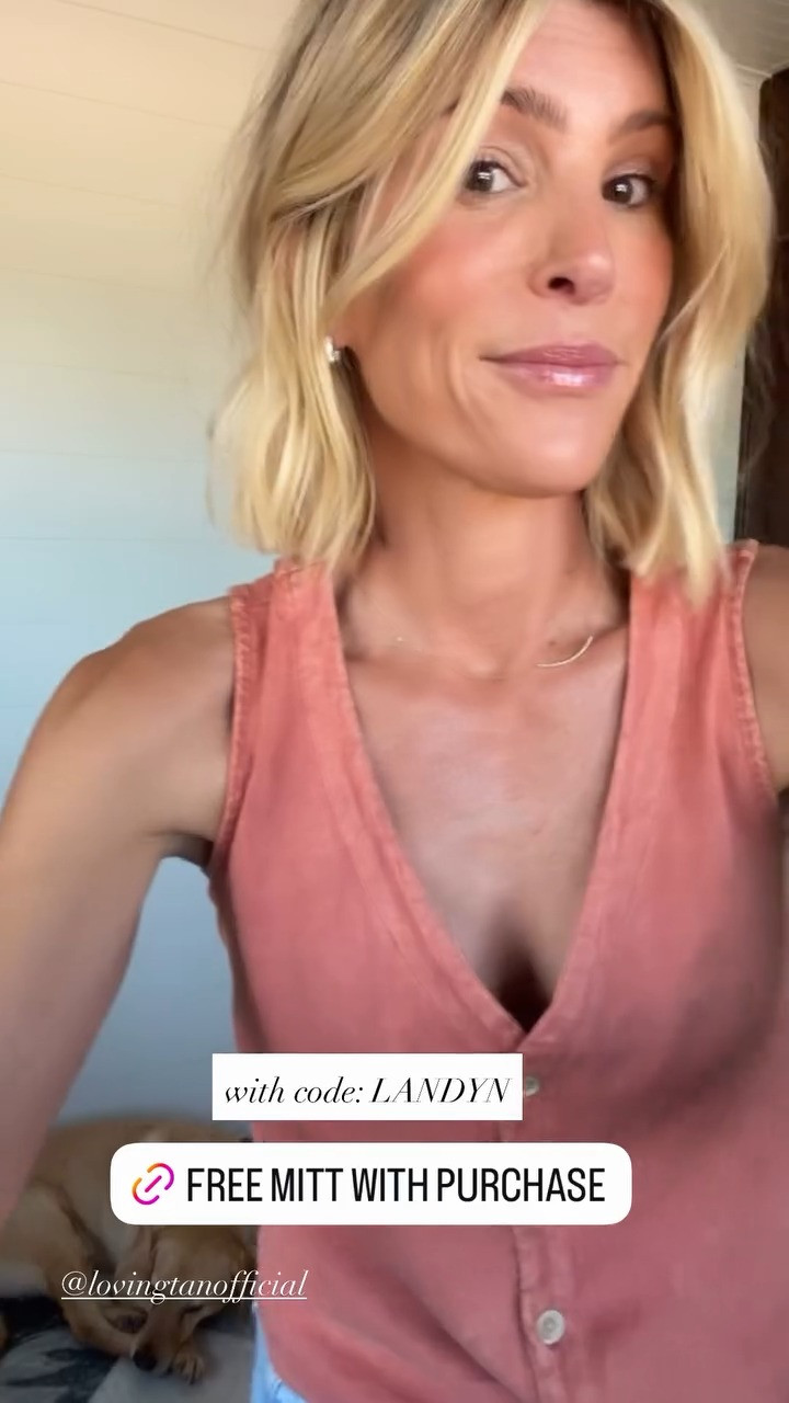 My absolute favorite self-tan from Loving Tan! Only 10 minutes. ✨ If you use code LANDYN you get a free mitt with purchase!

Loving Tan
At home tan
Self-tan
Beauty essentials
Natural glow
10 minute tan
Instant tan 

 #LTKgrwm #LTKootd #LTKBeauty