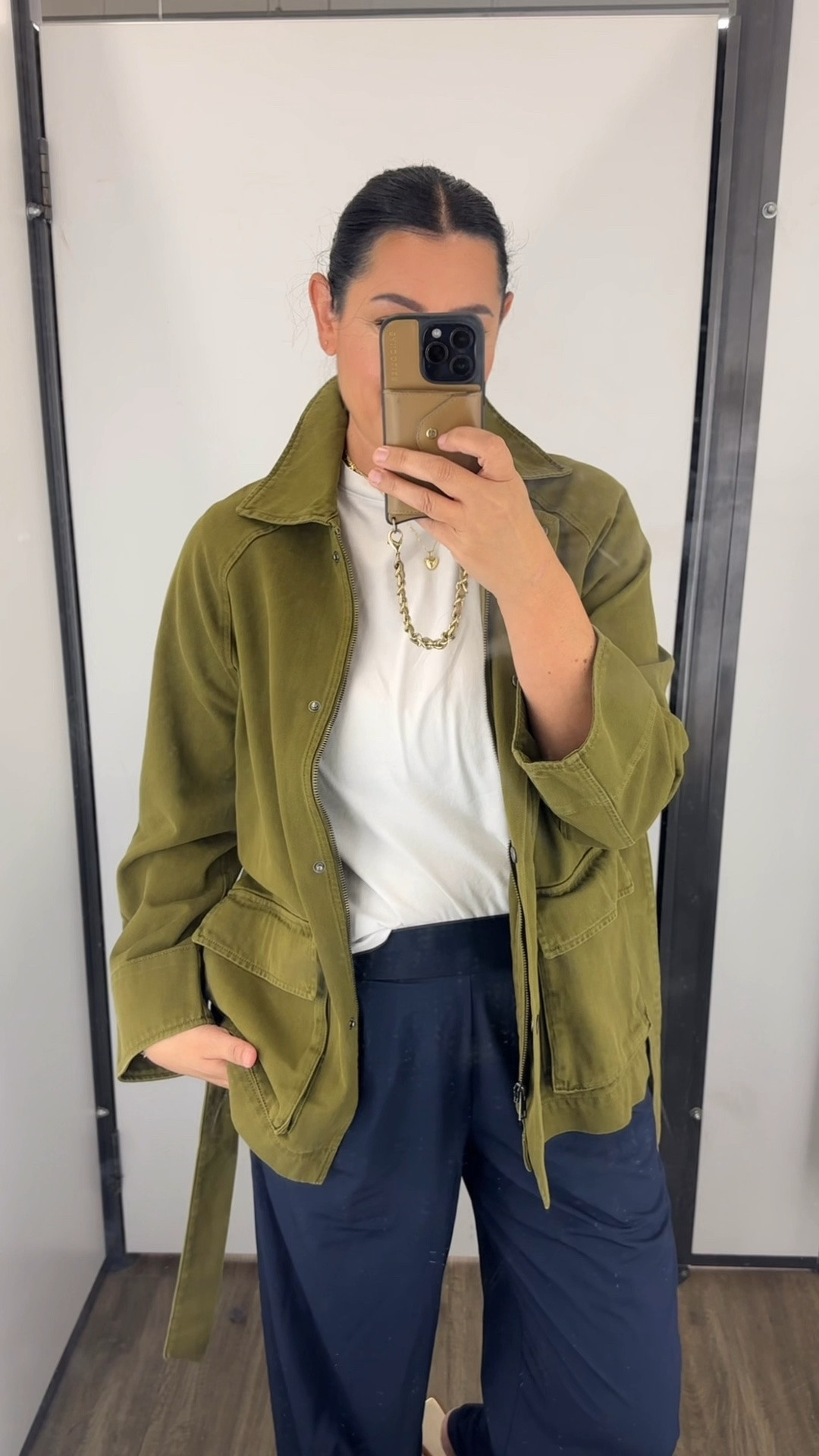 Yes girl 👏🏻 this jacket is legit! I’m thrilled I’ve been wanting an anorak come back! I’m in the medium.