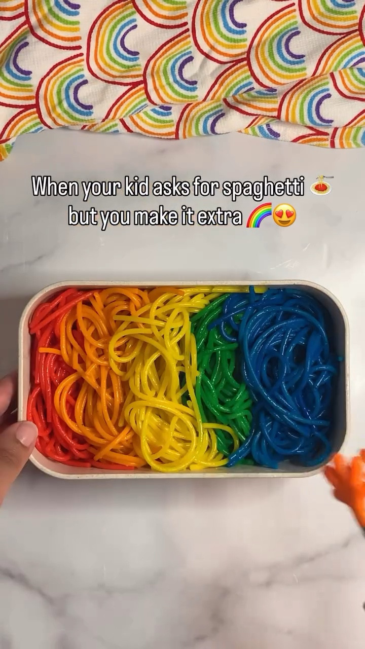 Eat the rainbow 🌈 #kidslunch #bentolunch #lunchformykid #kidslunchbox #rainbowfood